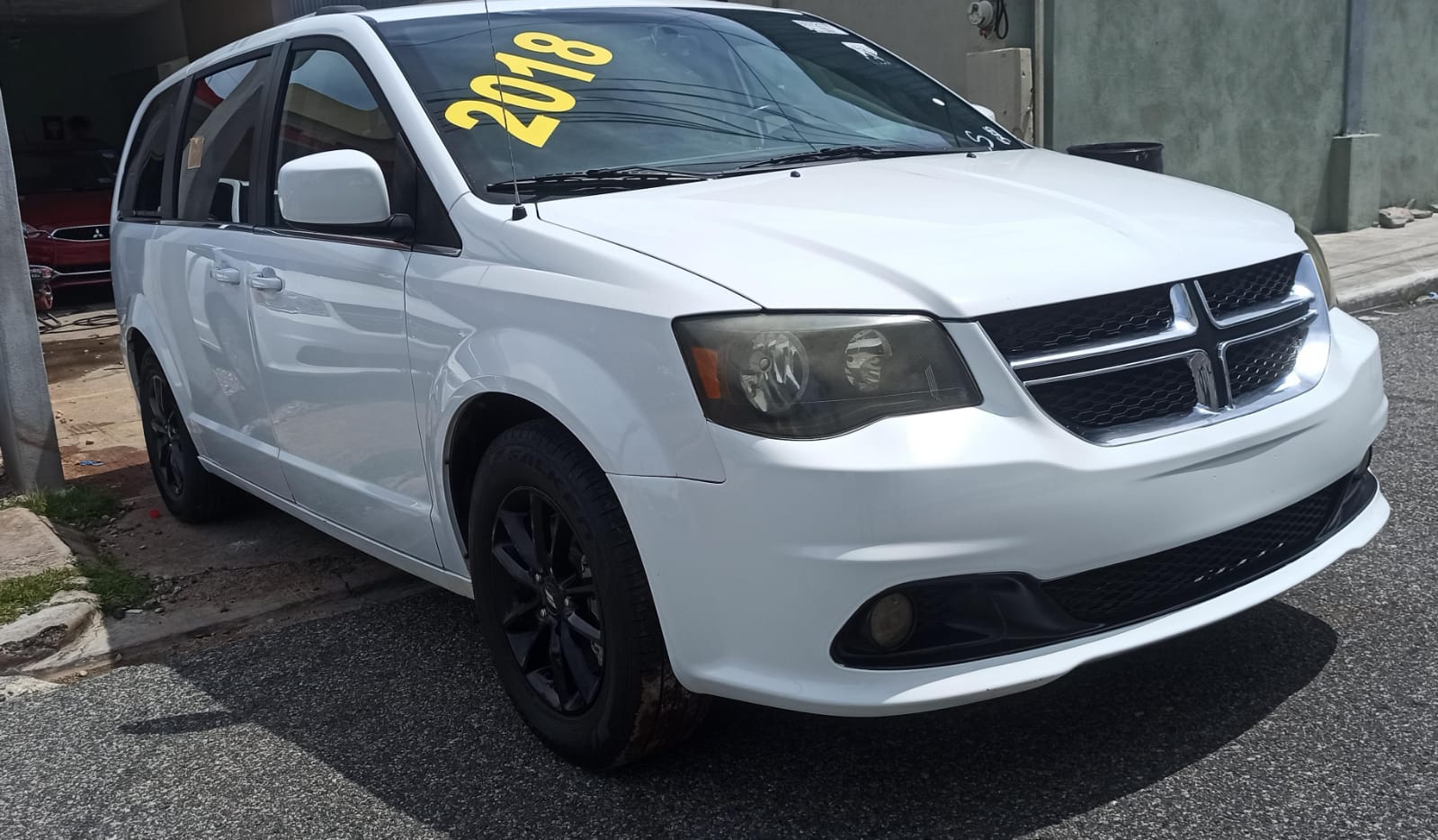 jeepetas y camionetas - DODGE GRAND CARAVAN SXT 2018