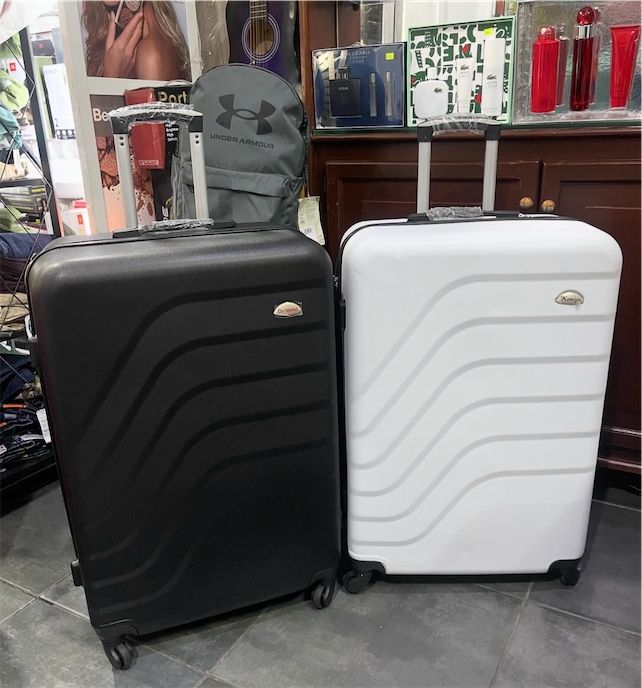 carteras y maletas - Maletas medianas plásticas. Nuevas. Ofertas  2
