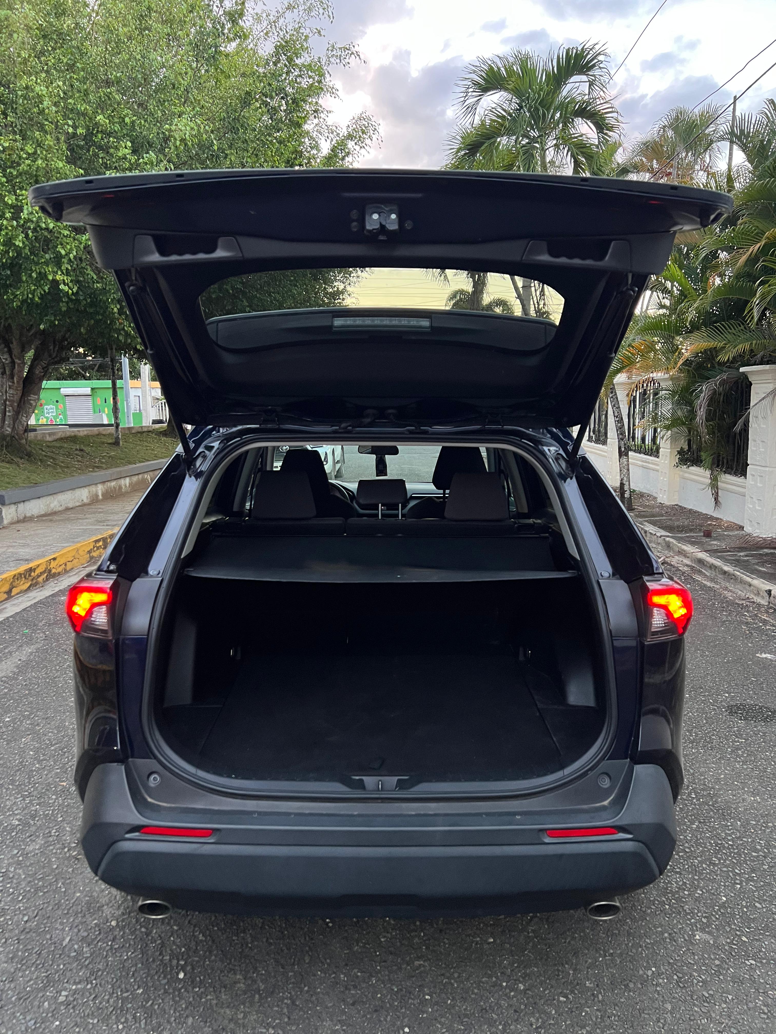 jeepetas y camionetas - Toyota rav4 2022 xle 6