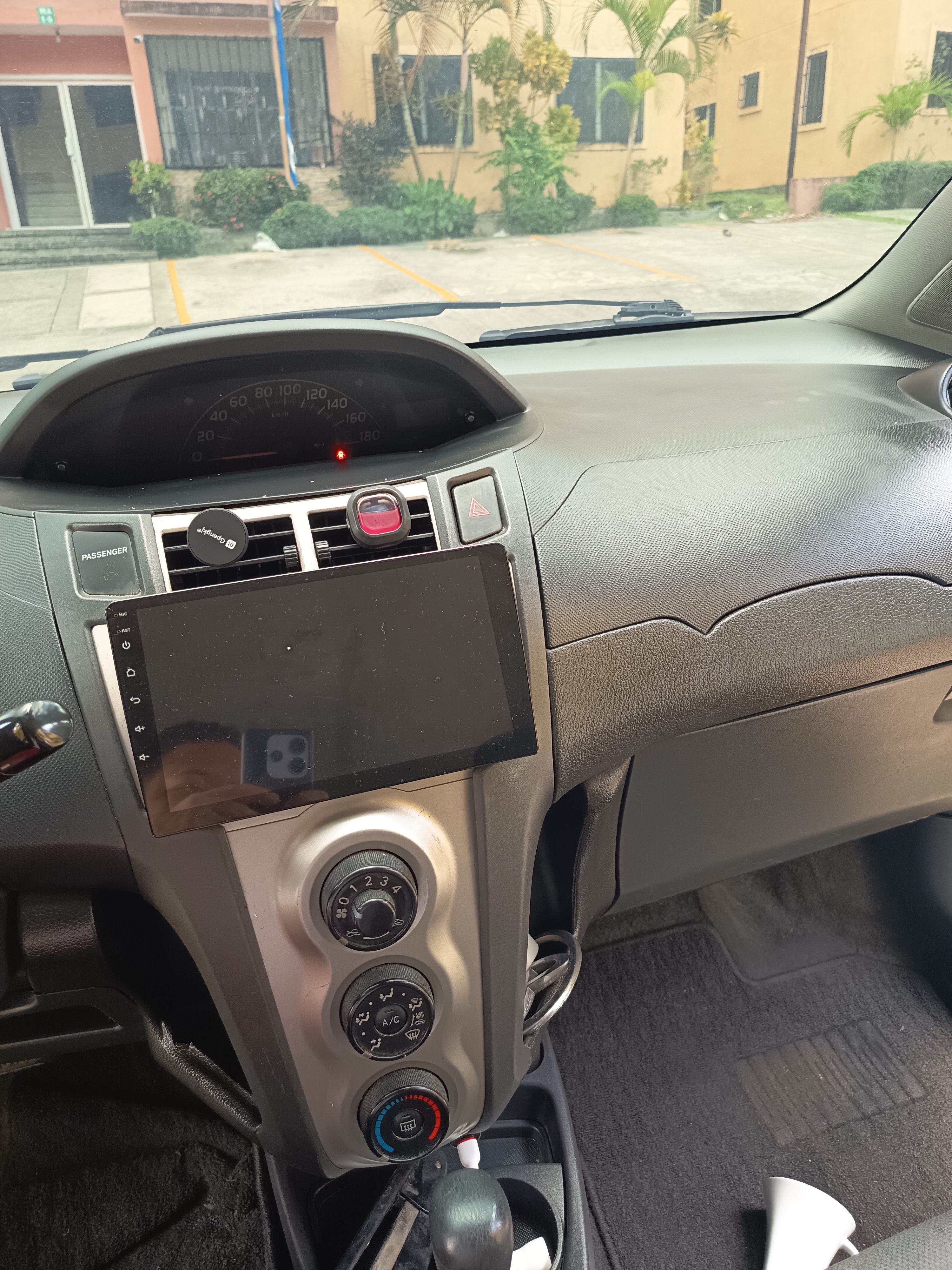 carros - Toyota Vitz 2011  3