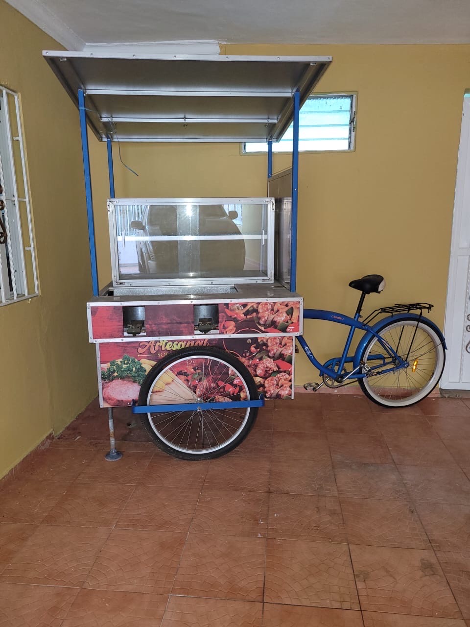 equipos profesionales - CARRITO PARA COMIDA CON TRICICLO INCLUYE VITRINA 0