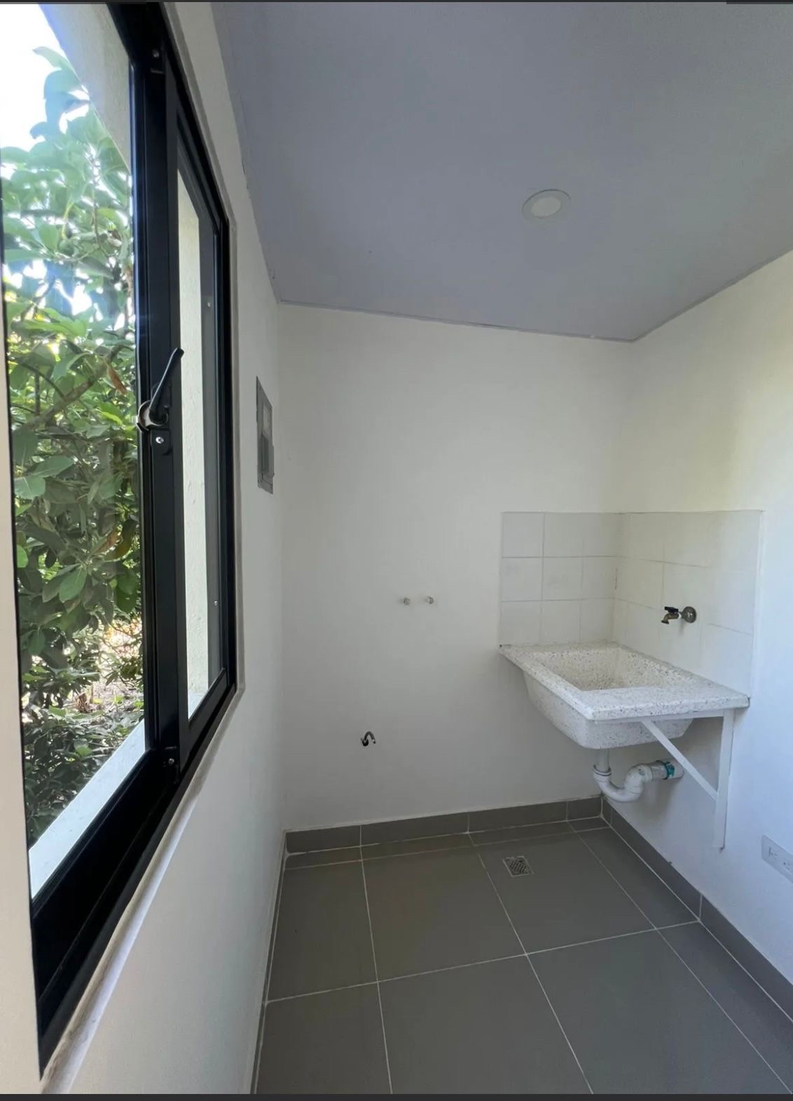 muebles y colchones - se vende 2 nivel precio negociable 
 4