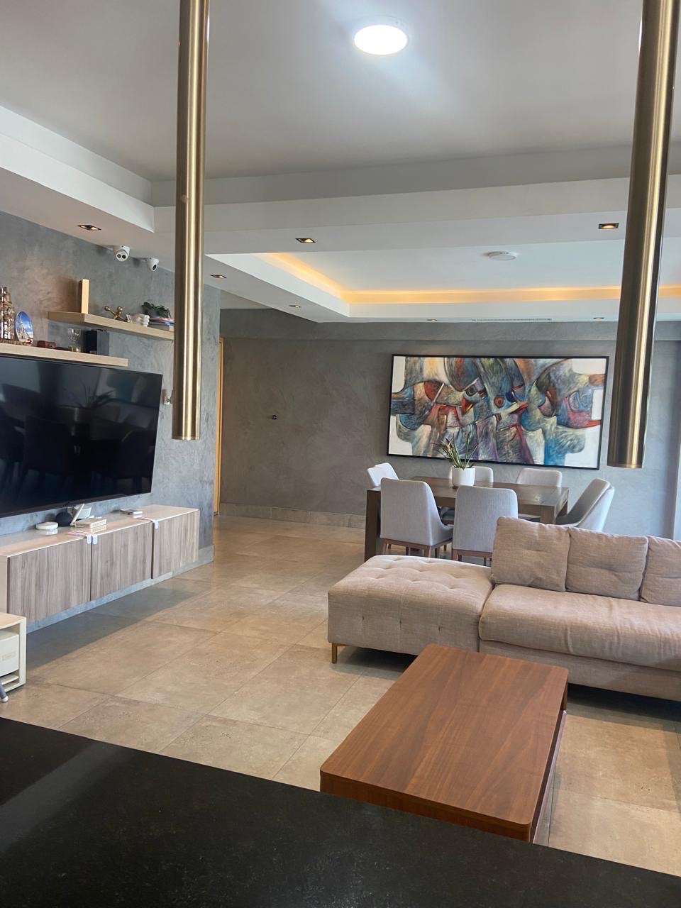 apartamentos - venta de apartamento en Evaristo morales con 172mts piso alto Distrito Nacional  3