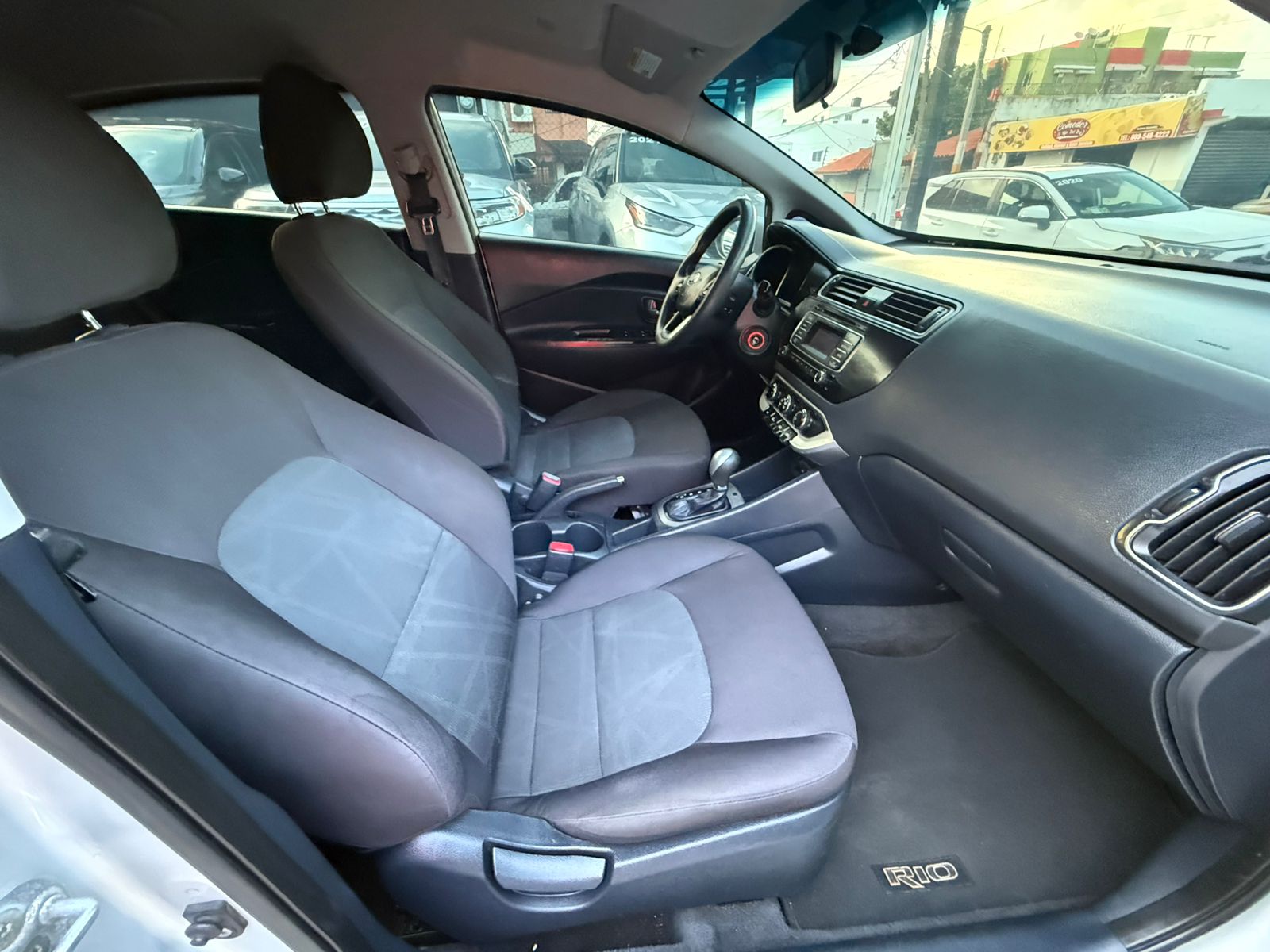 carros - KIA RIO LX 2016 3
