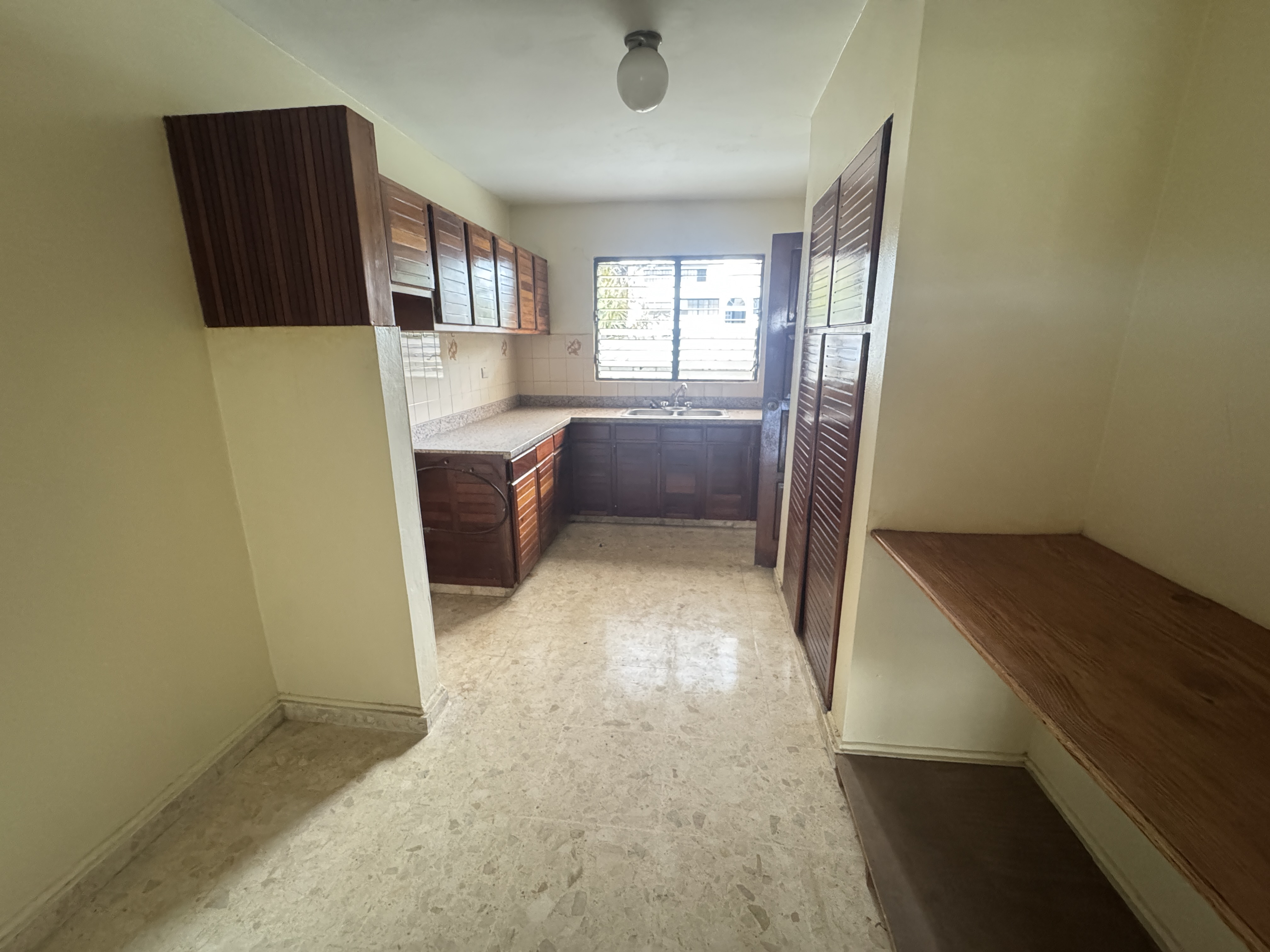 apartamentos - alquilo Apartemento de 3 habitaciones en el centro de Piantini  3