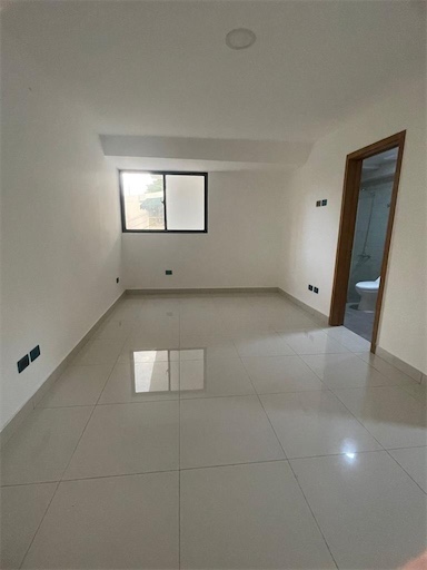 apartamentos - Venta de apartamento con amplia terraza en el Renacimiento Distrito Nacional 6