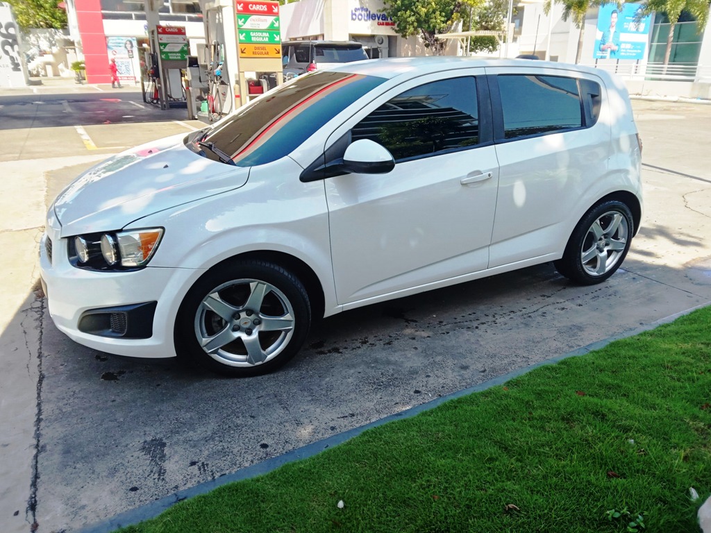 carros - Chevy Sonic LS Hatchback 2015 Manual  1