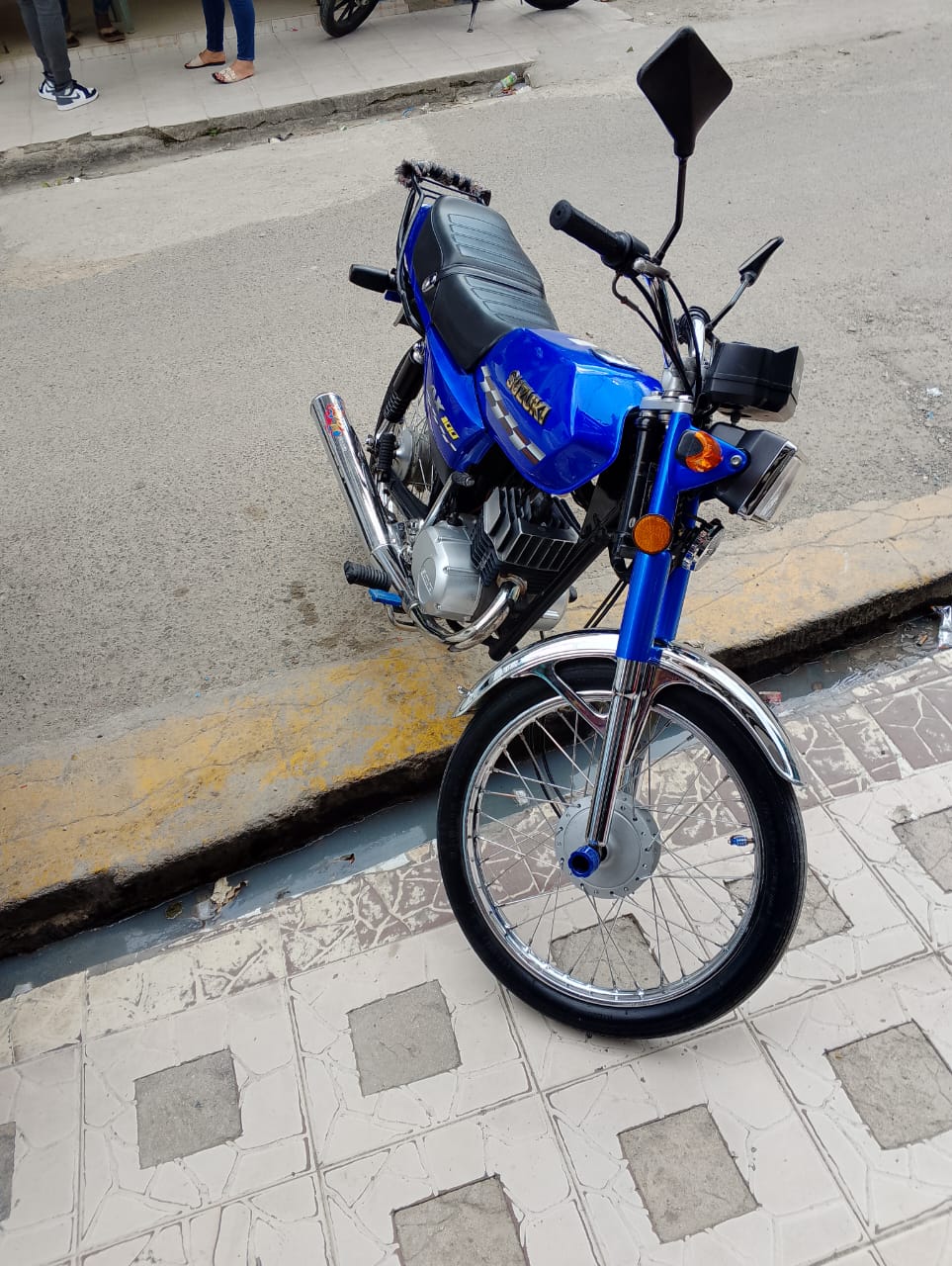 motores y pasolas - Suzuki AX100 1