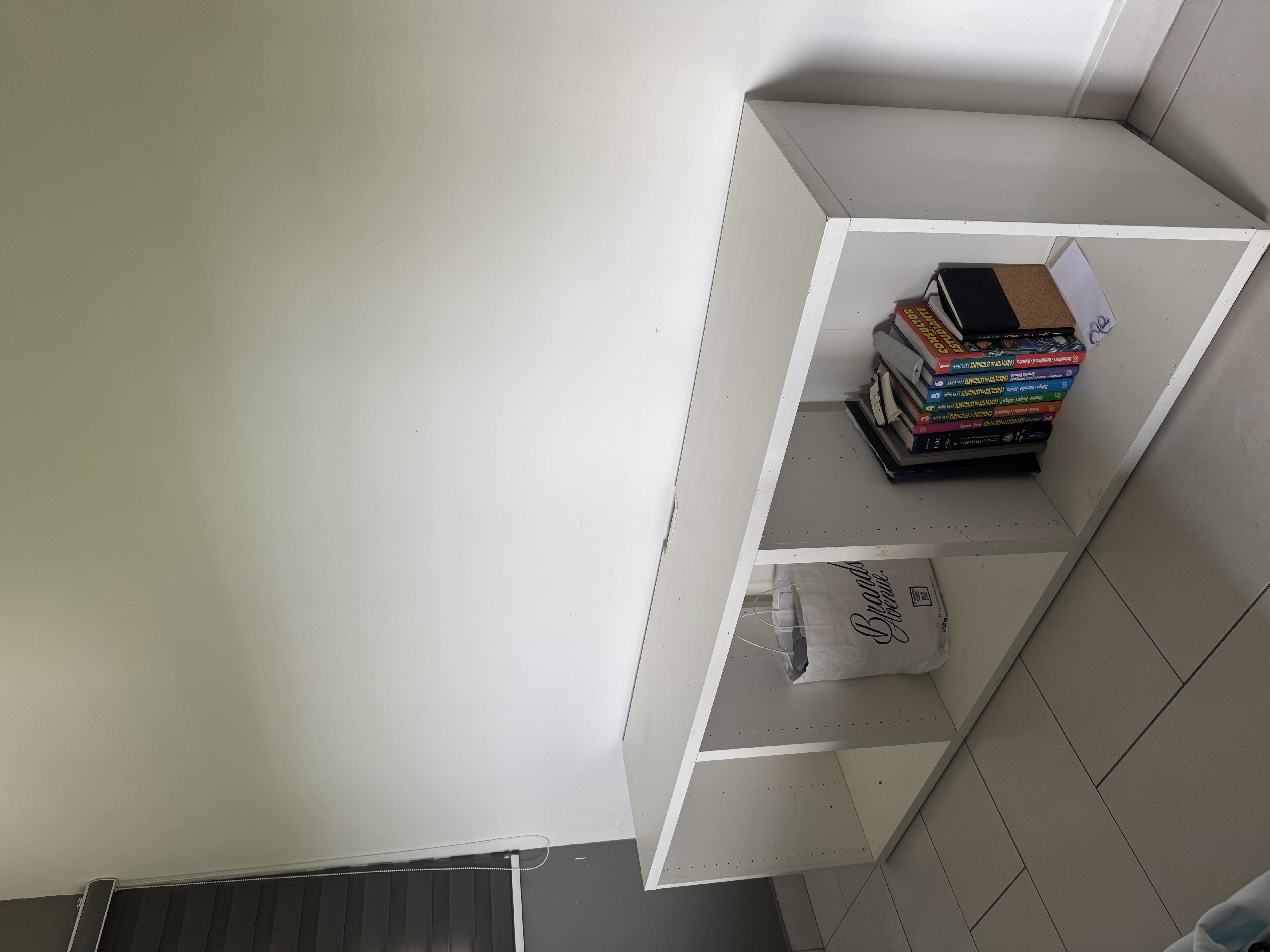 muebles y colchones - credenza a IKEA blanca  0