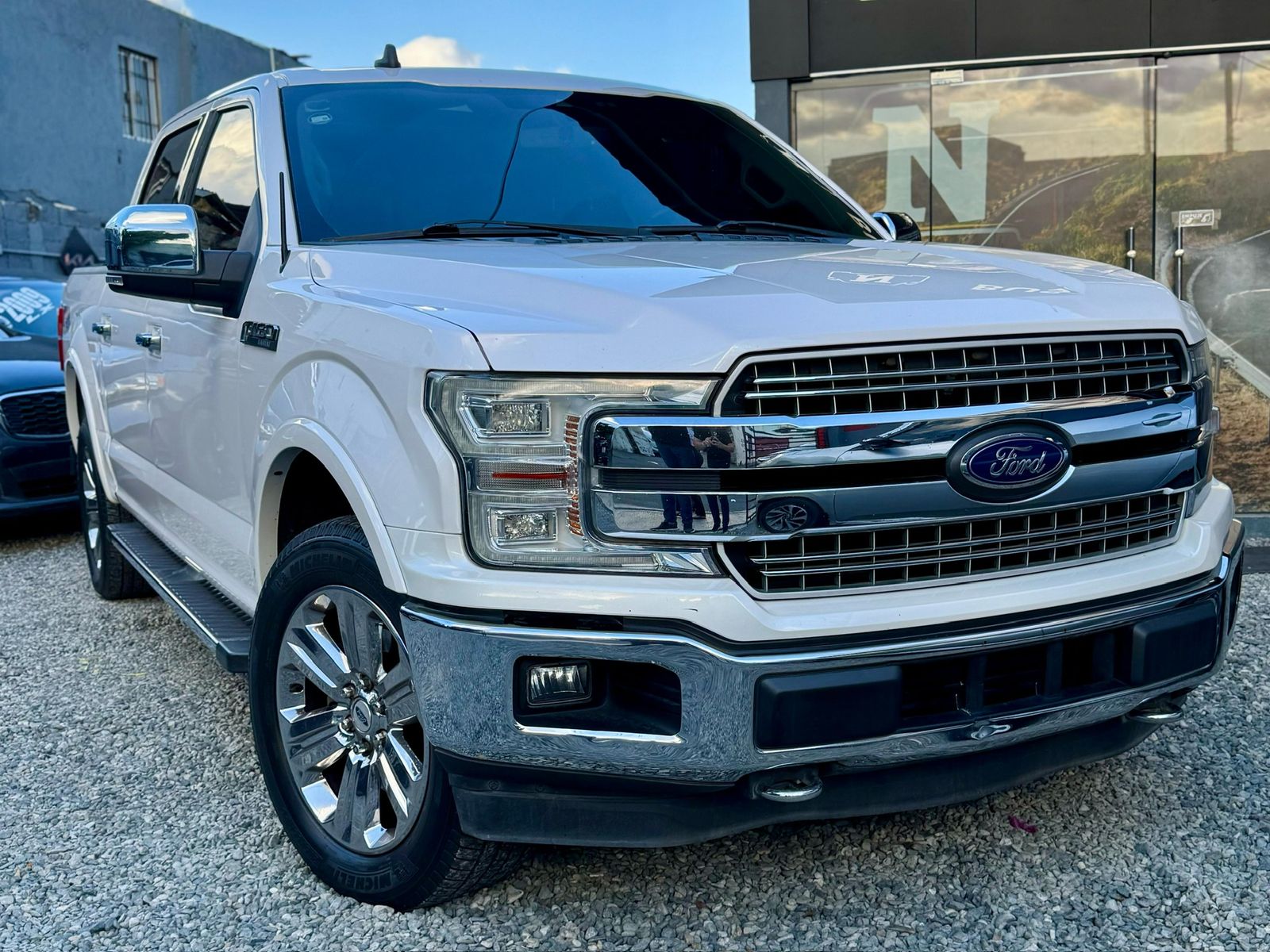 jeepetas y camionetas - FORD F-150 LARIAT 2019