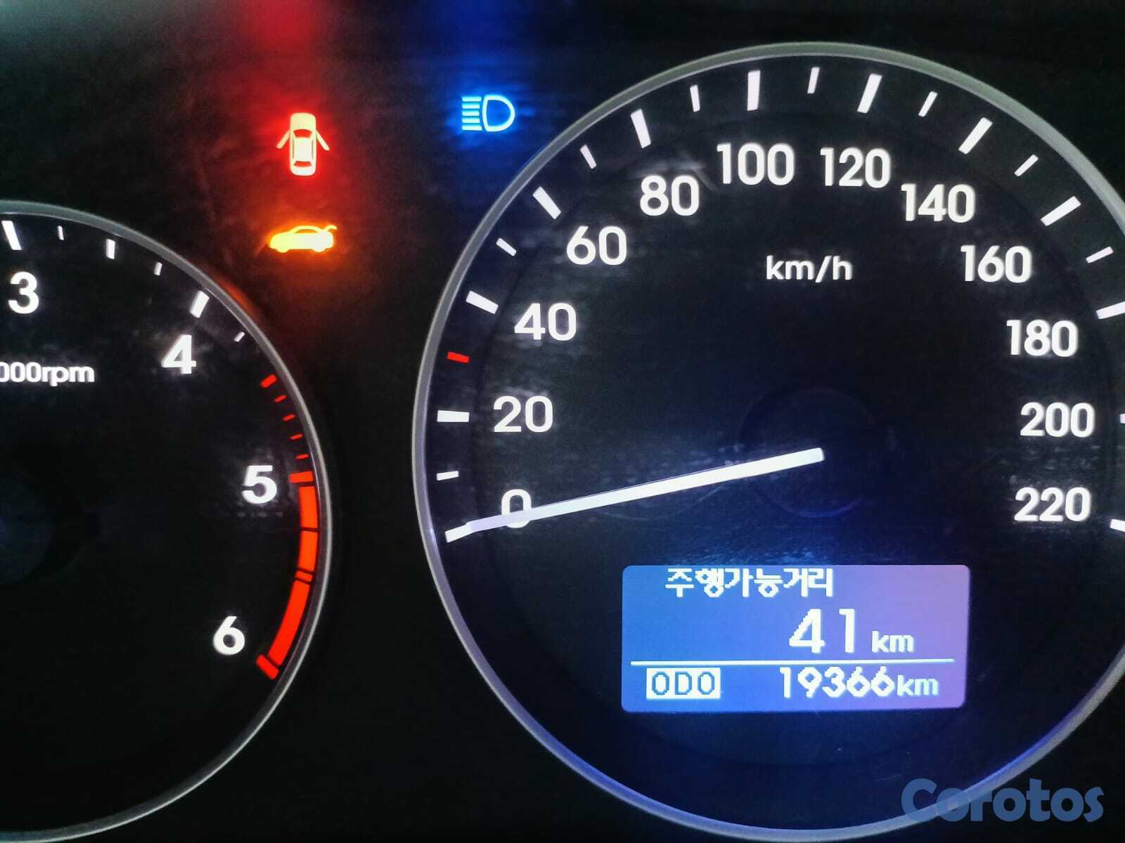 jeepetas y camionetas - HYUNDAI GRAND STAREX AMBULANCIA 2017 11