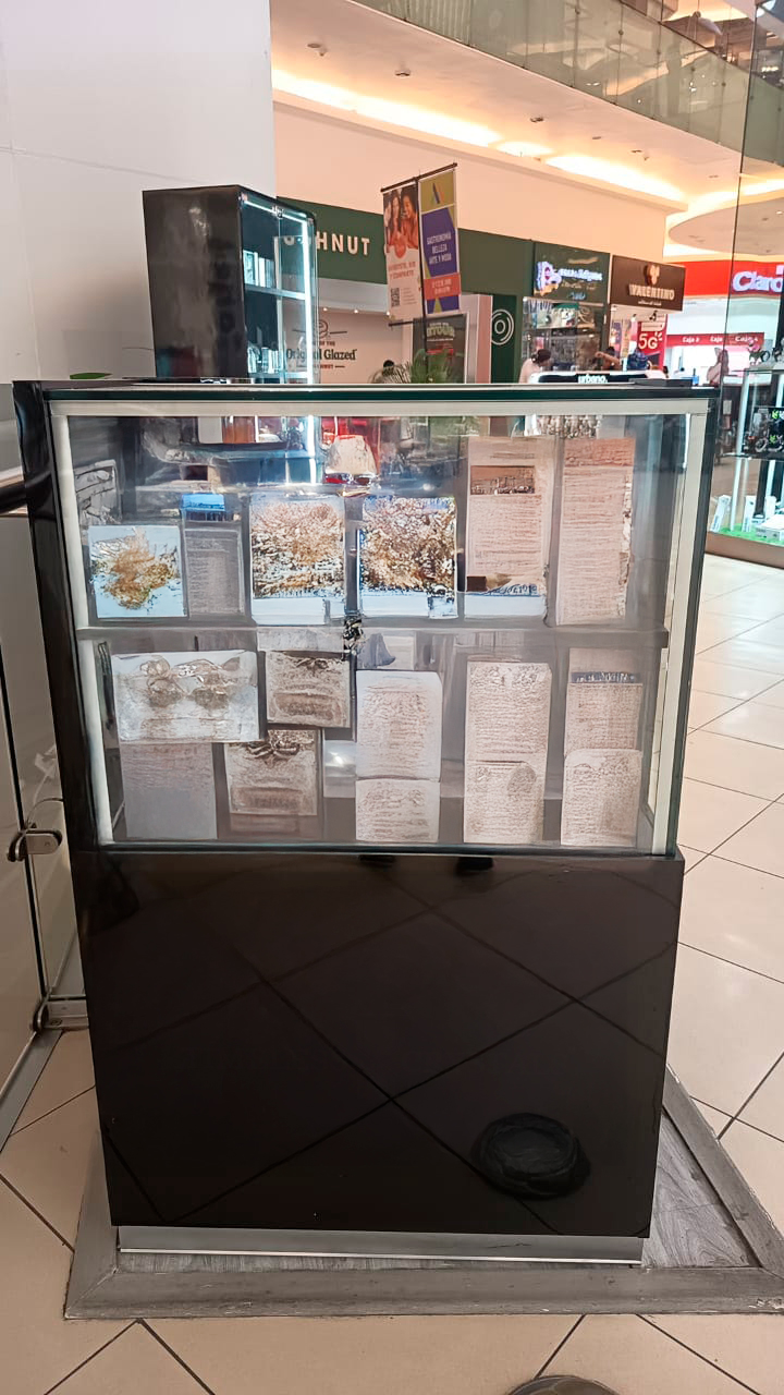 equipos profesionales - Quiosco con Vitrinas – Ideal para Plazas Comercial 3