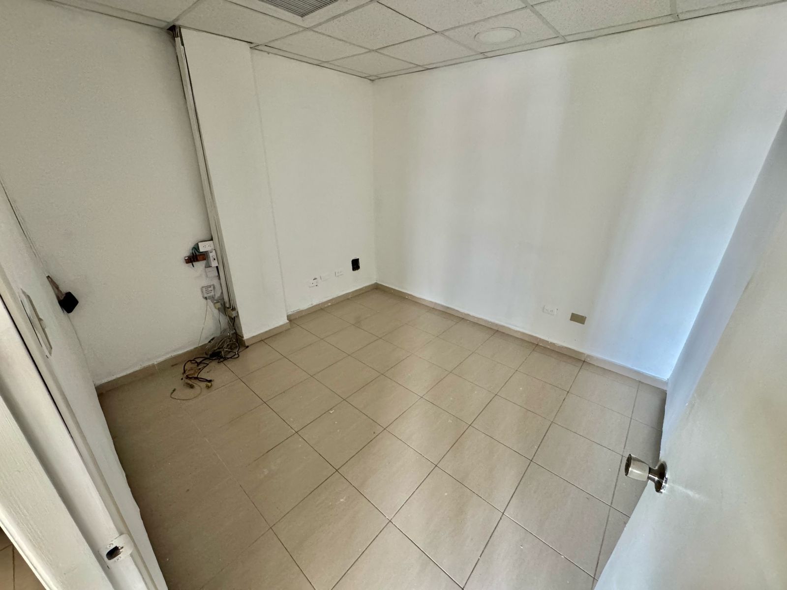oficinas y locales comerciales - Local Comercial en Alquiler LA CASTELLANA 4