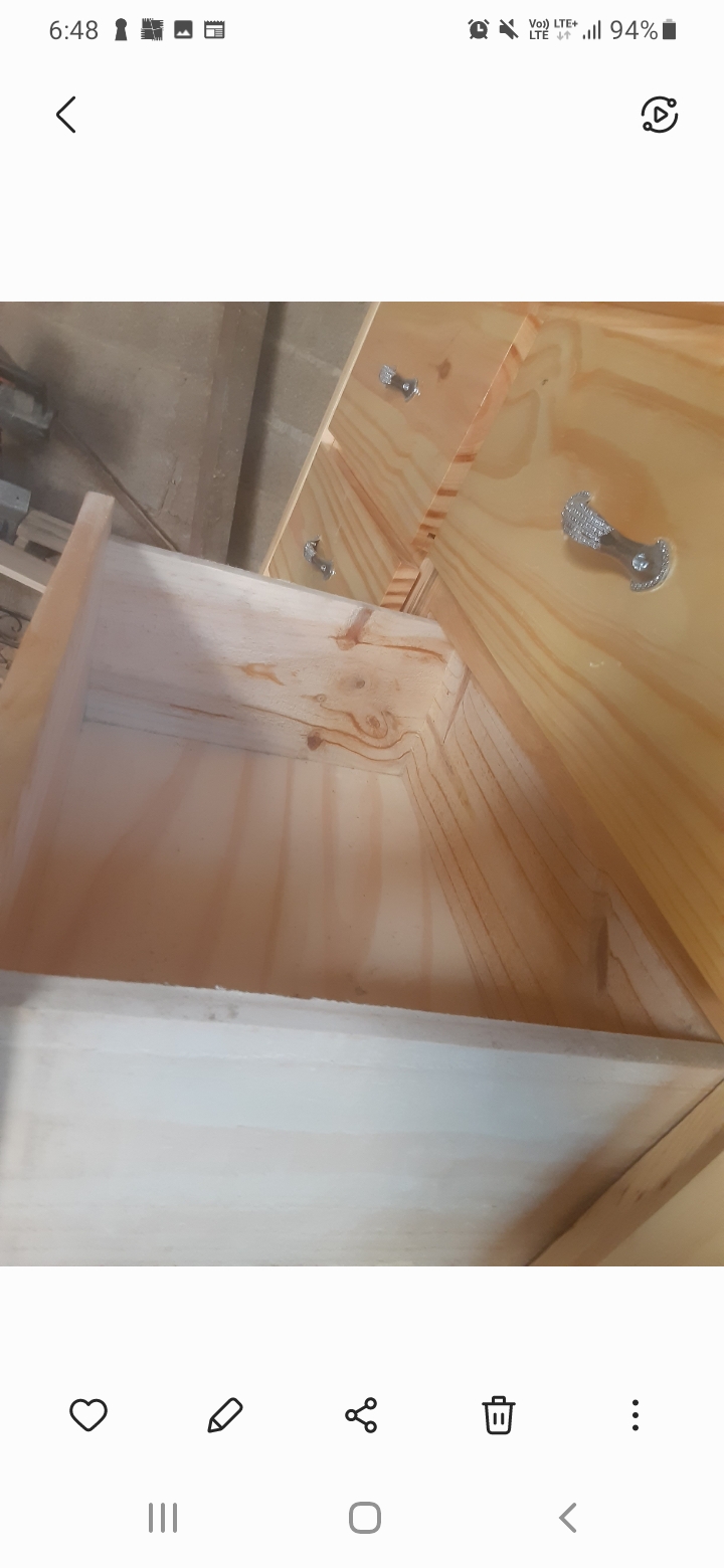 muebles y colchones - Gabetero en pino superior moderno y funcional  1