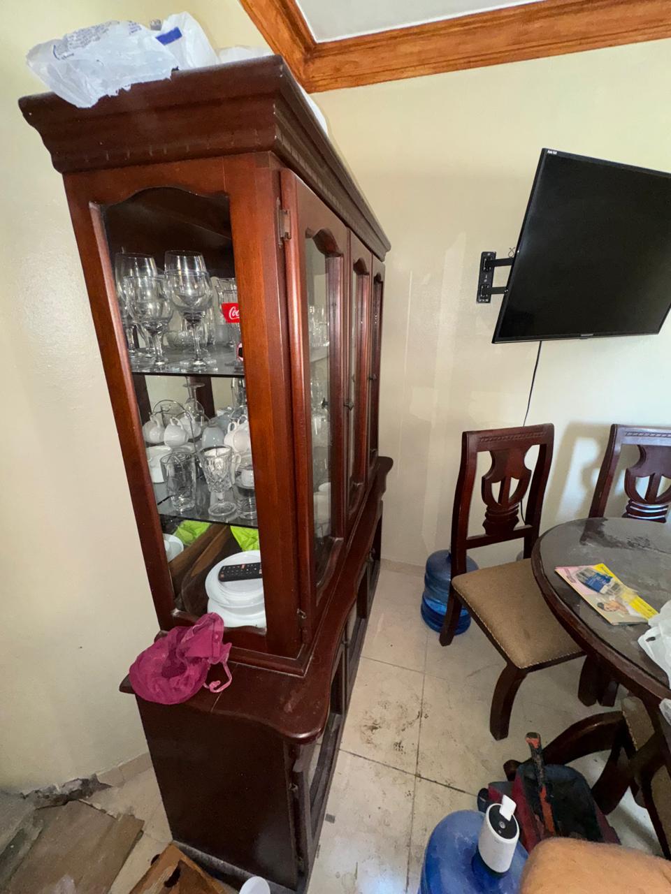 decoración y accesorios - Vendo Excelente vitrina 2
