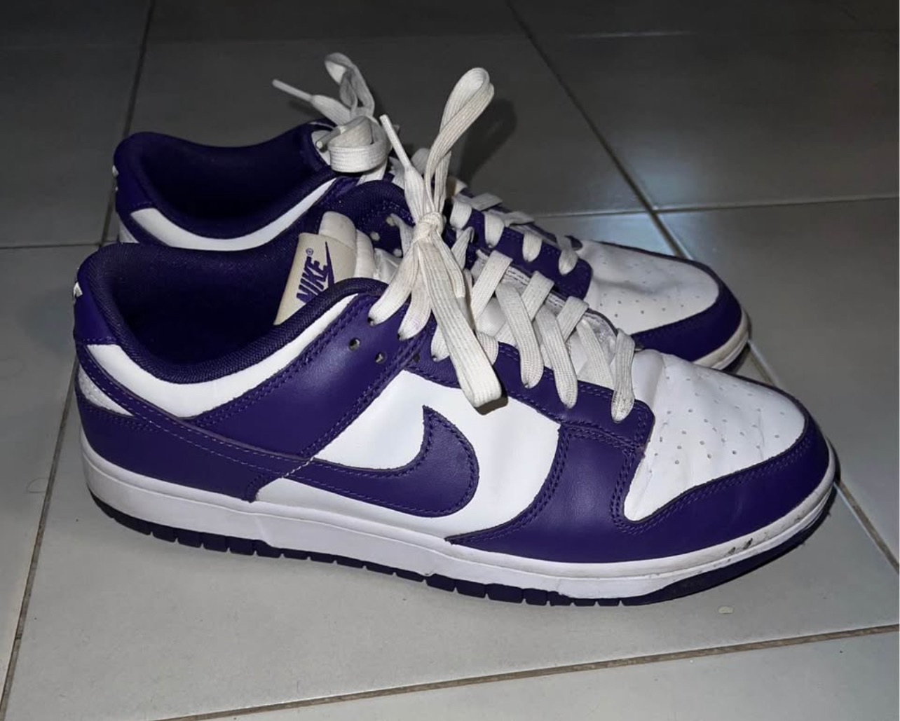 zapatos para hombre - Nike Dunk Low - Blanco/Morado - Size 10.5 de Hombre 1