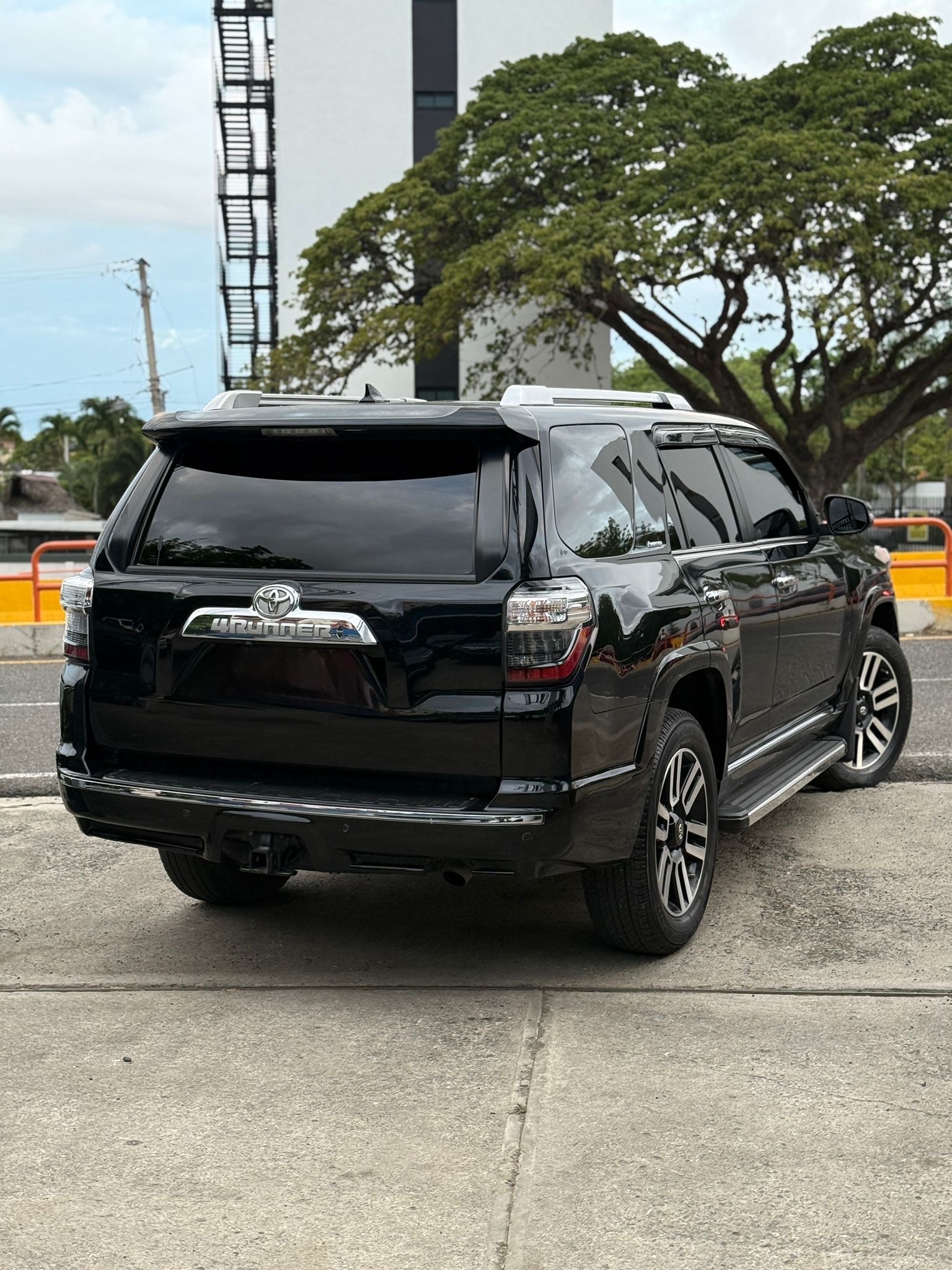 jeepetas y camionetas - Toyota 4Runner 2015 limited 
 1