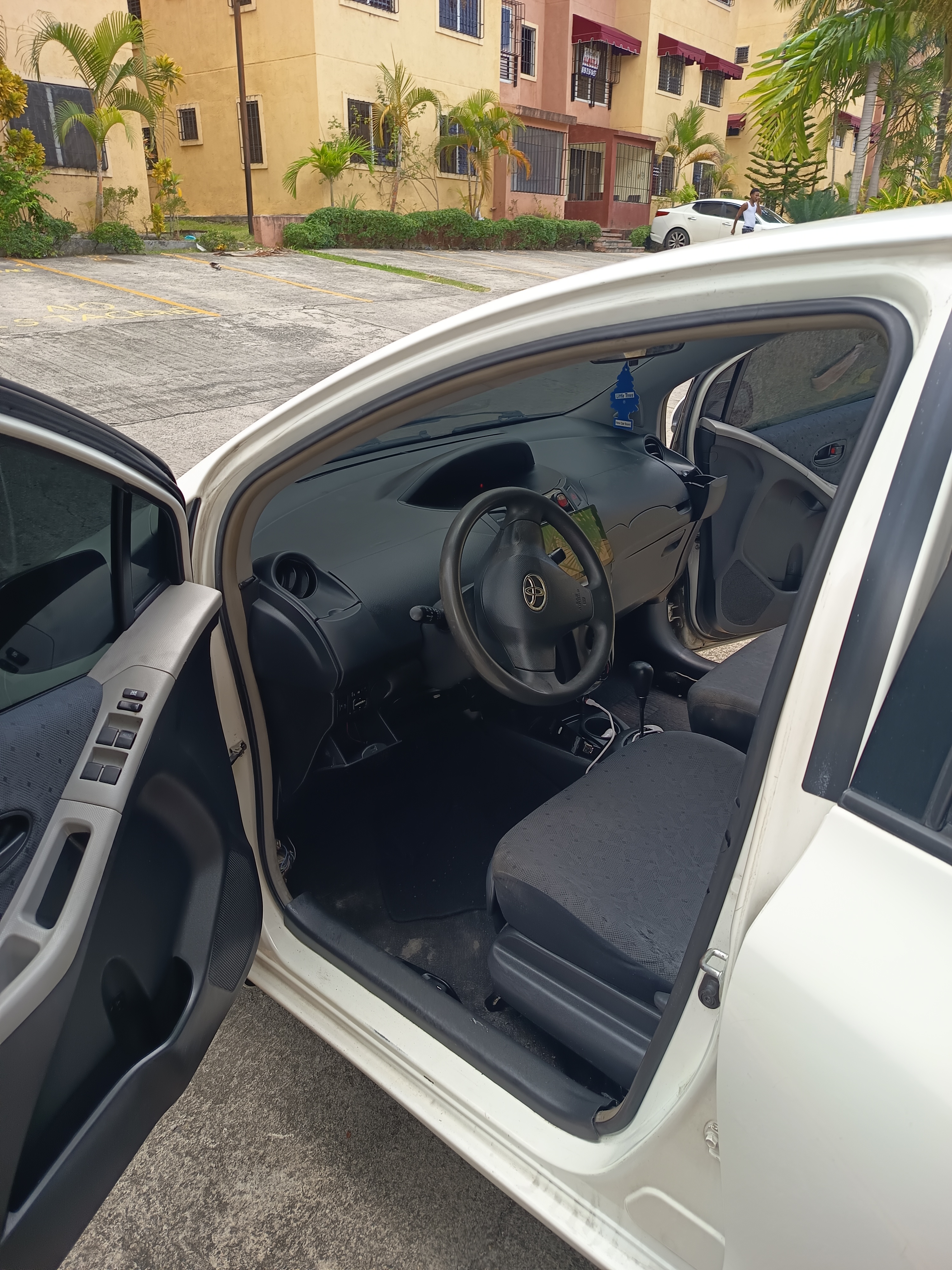 carros - Toyota Vitz 2011  4