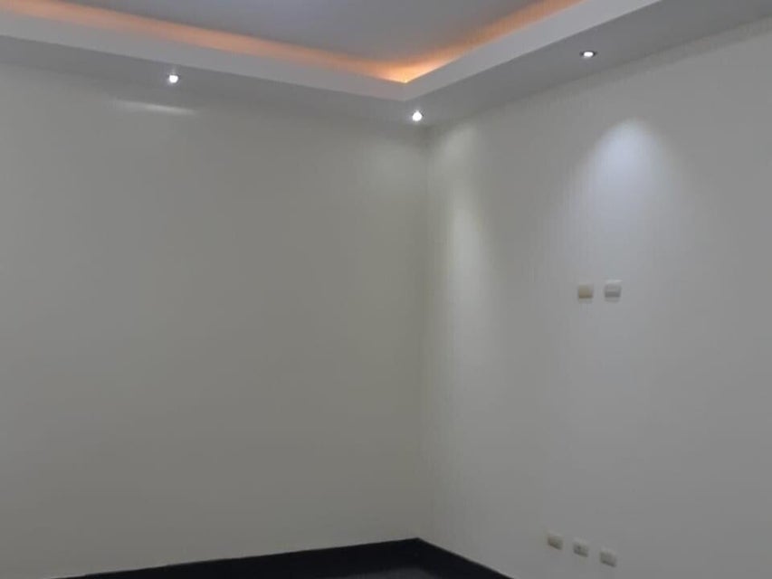 oficinas y locales comerciales - Oficina en alquiler en Gazcue 7