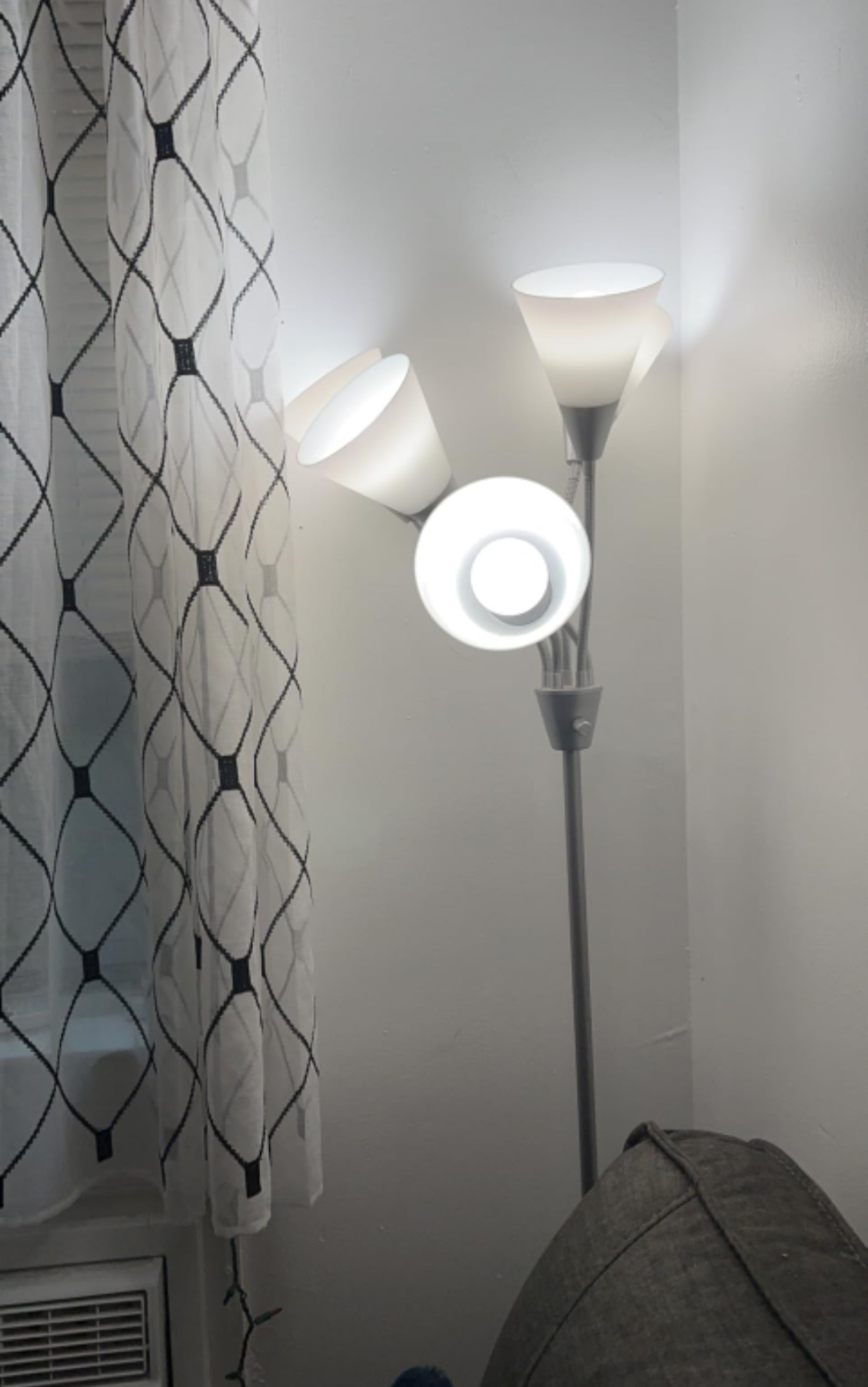 decoración y accesorios - 🌈💡 ¡Ilumina tu hogar con estilo y tecnología! 🔊✨
 4