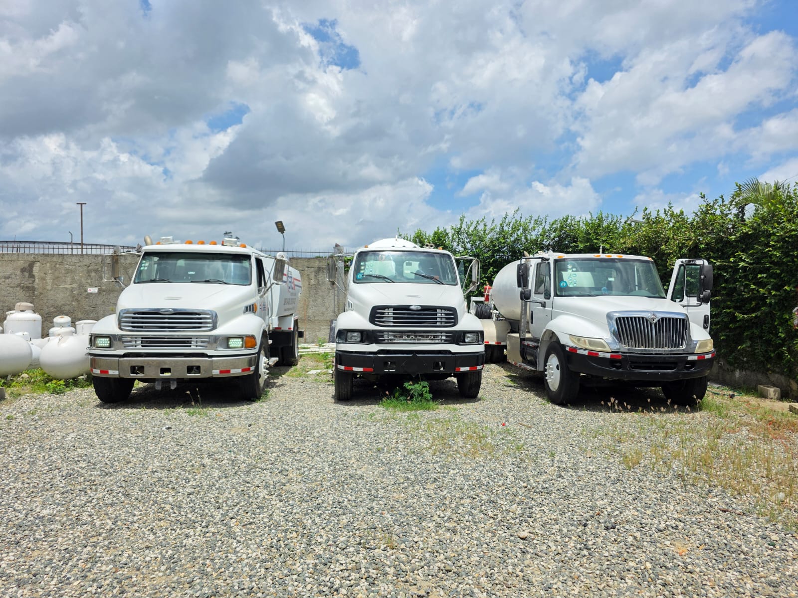 camiones y vehiculos pesados - Camión Cisterna de Gasoil Sterling en Venta 7