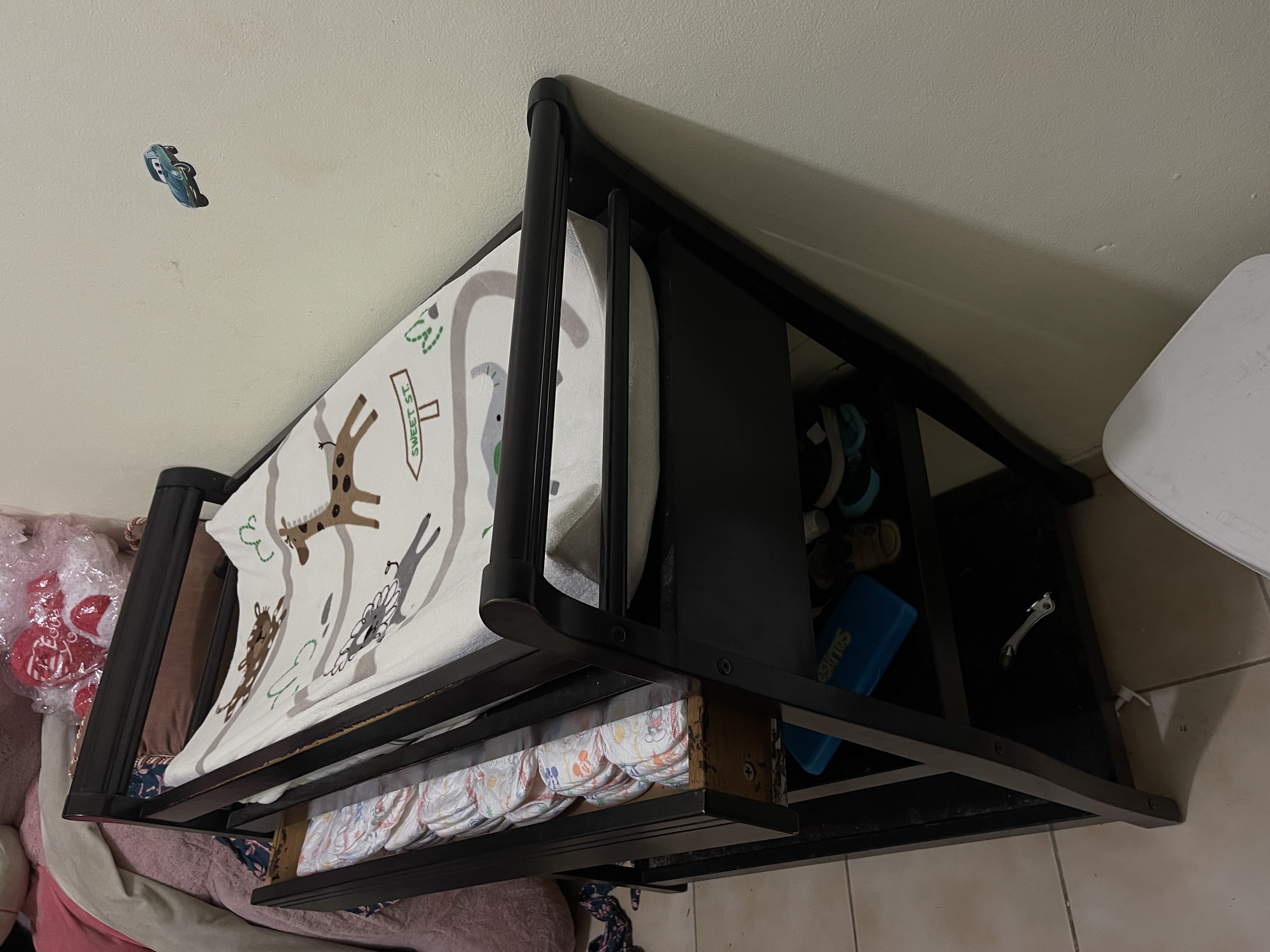 muebles - Cuna de tres tope y cambiador de bebé en muy buen  3