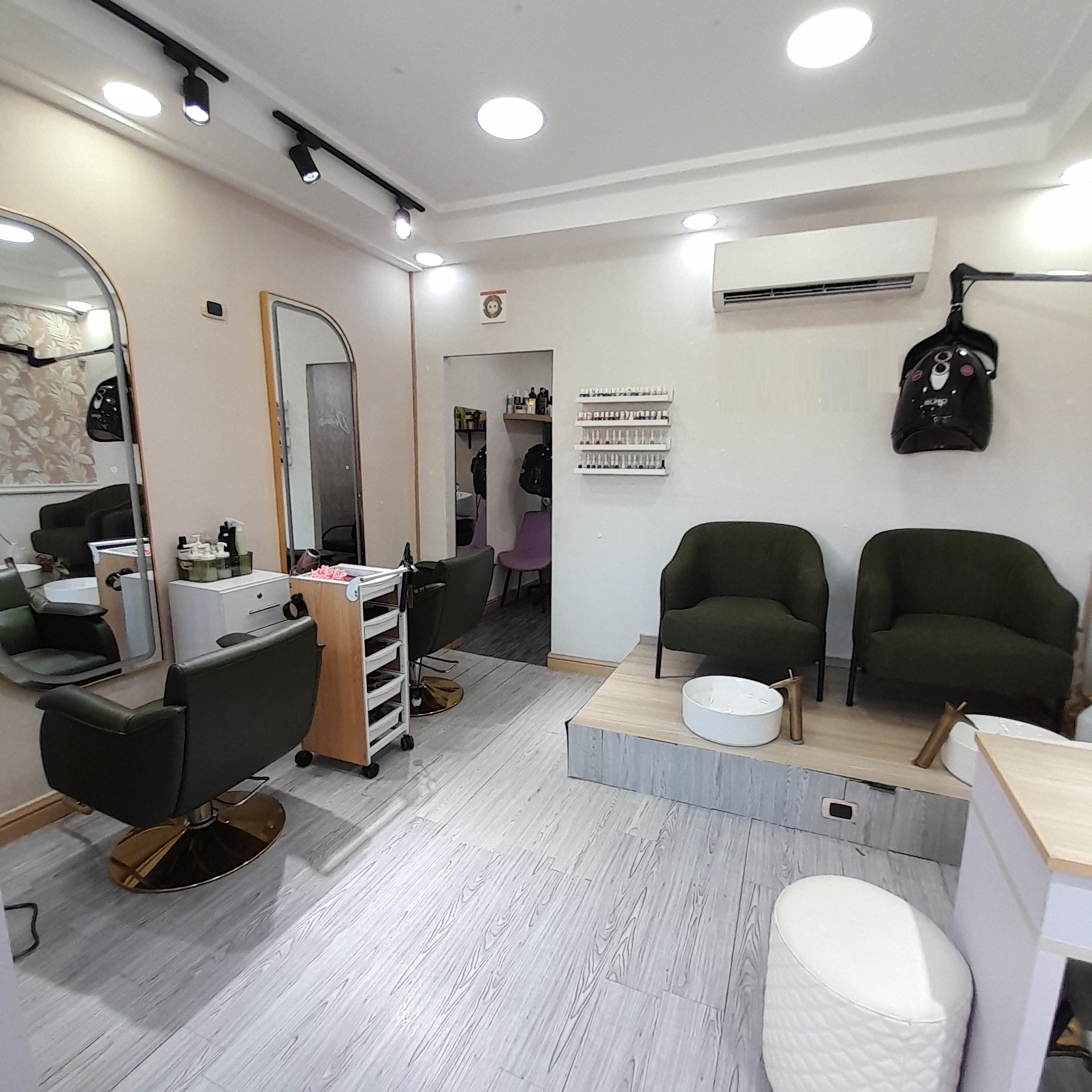 negocios en venta - Negocio salon de belleza en la Sarasota 1