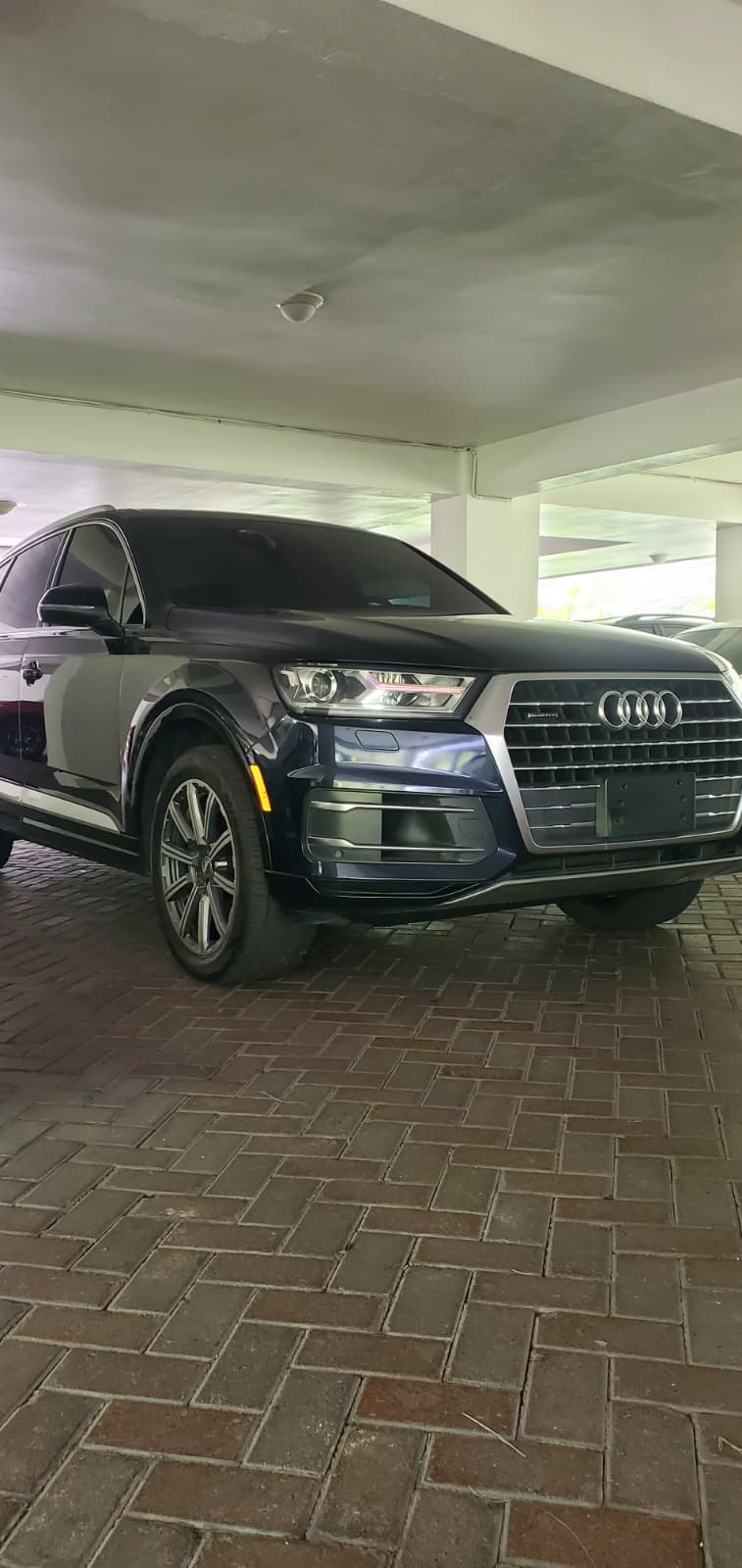 jeepetas y camionetas - Jeepeta Audi Q7 2017 Us$25,000 4