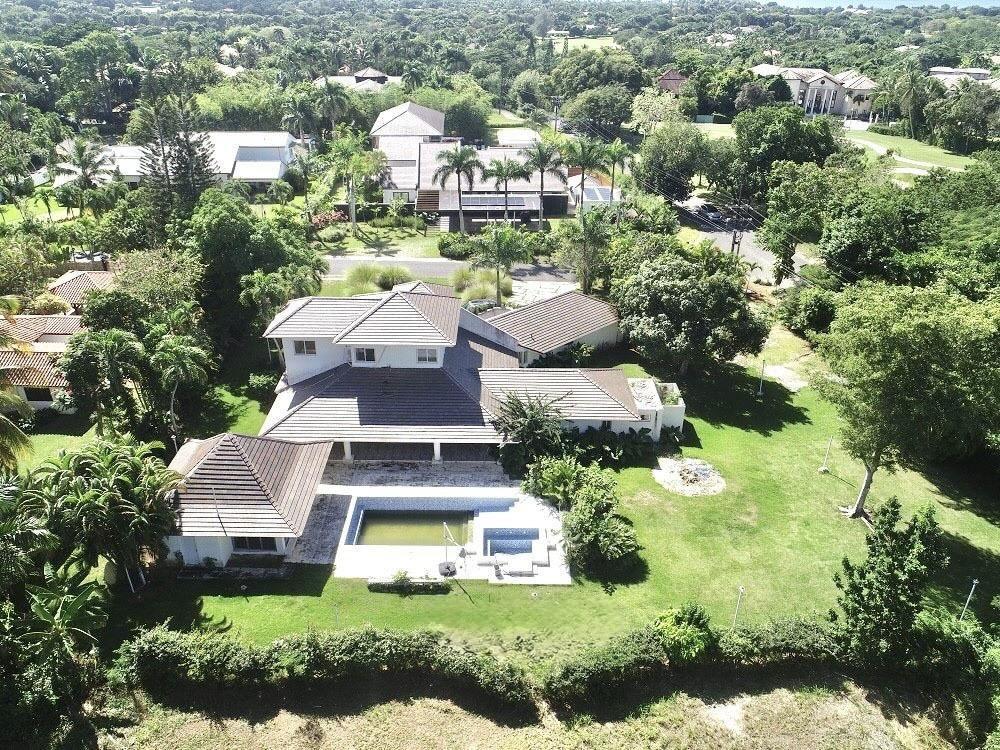 casas vacacionales y villas - ¡Oportunidad única! Villa de lujo en Casa de Campo – Frente al Golf 0