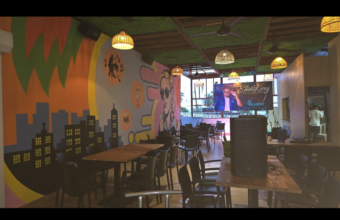 negocios en venta - Café Bar & Lounge Tapas En La Av. España 6