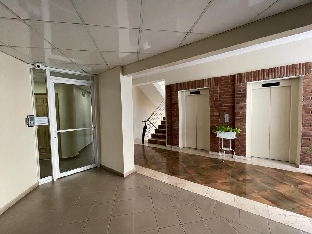 oficinas y locales comerciales - Oficina amueblada proximo a la Churchill 1