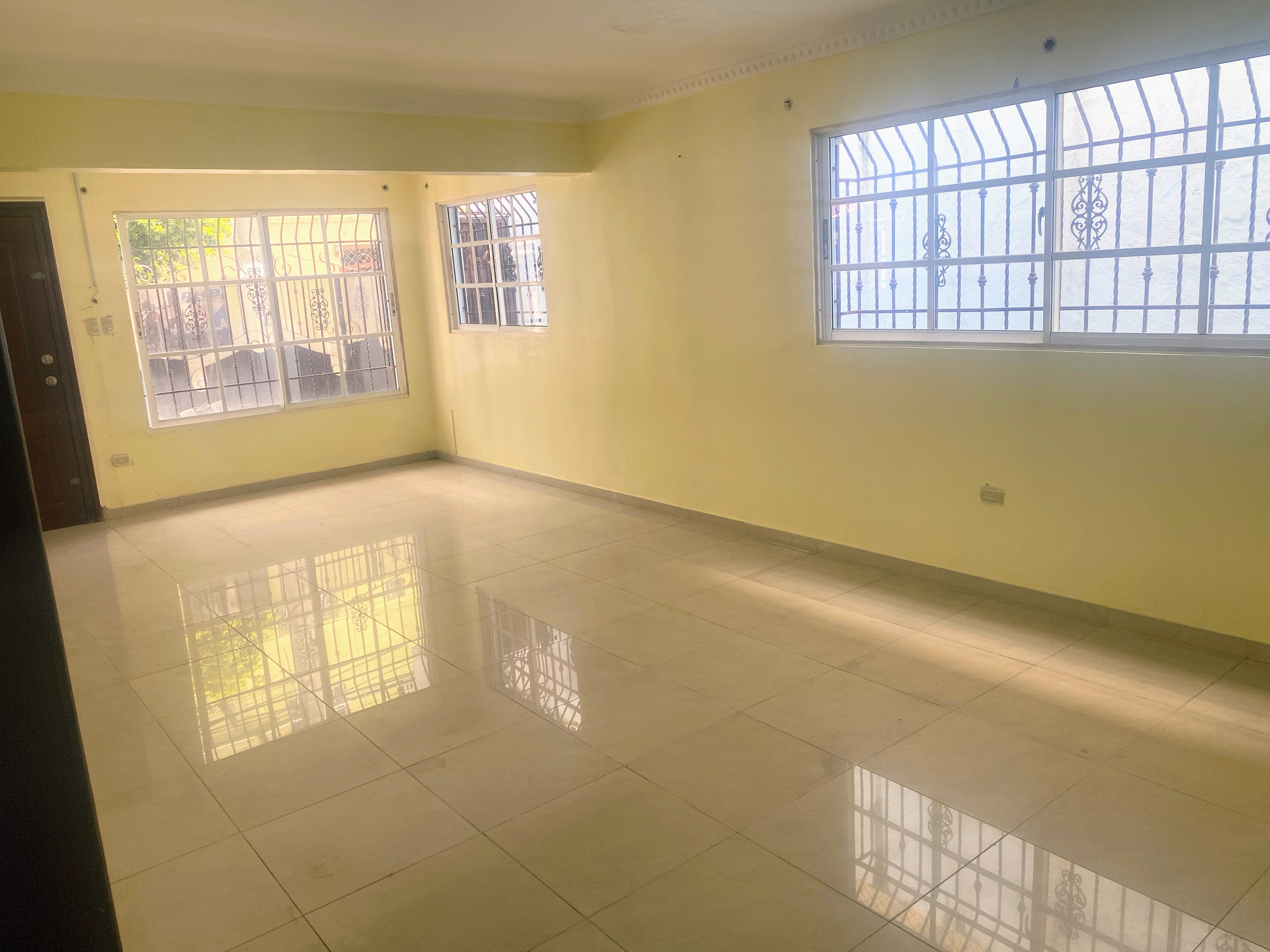 casas - Vendo casa espaciosa en Alma Rosa I   3