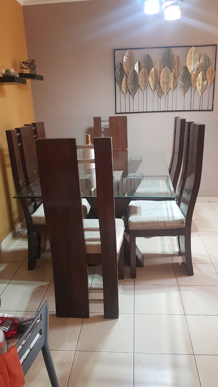 muebles y colchones - Comedor en buen estado 1