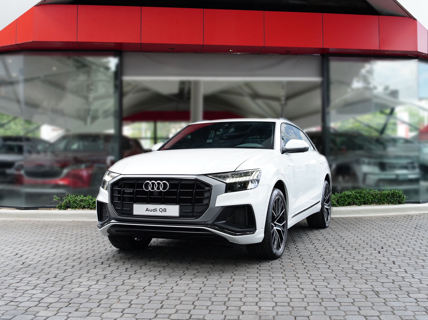 carros - Audi Q8 2021 0