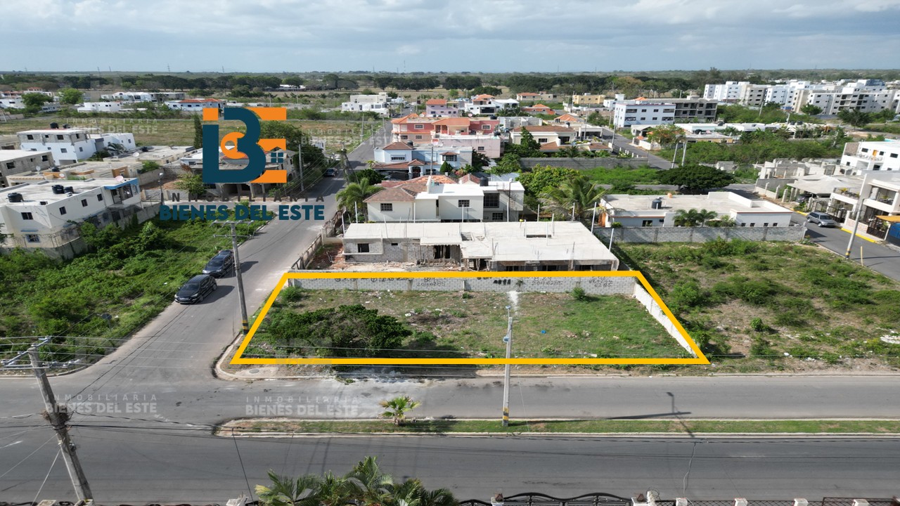 solares y terrenos -  Solar de esquina en la calle Princial en Residencial Naime  con 393 Met 4