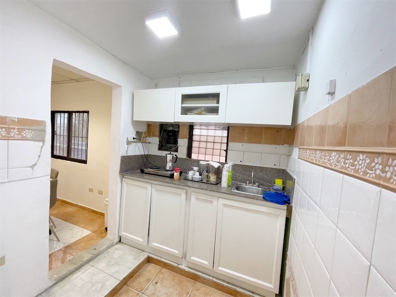 oficinas y locales comerciales - Nave en venta en el Quisqueya  8