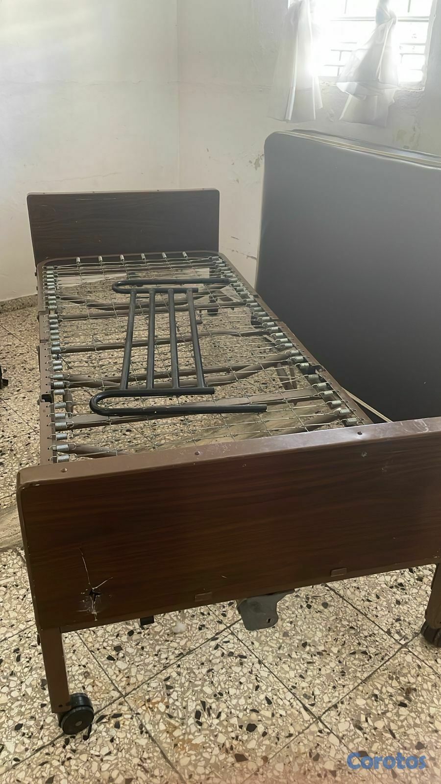 Salud y Equipamiento Médico - Cama de posición manual (De regalo el colchón) 4