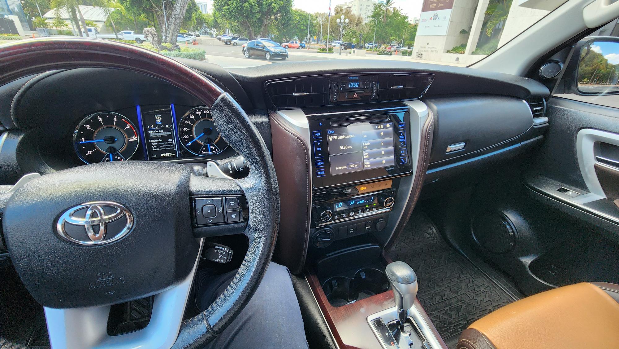 jeepetas y camionetas - Vendo Toyota Fortuner SRV 2018 7