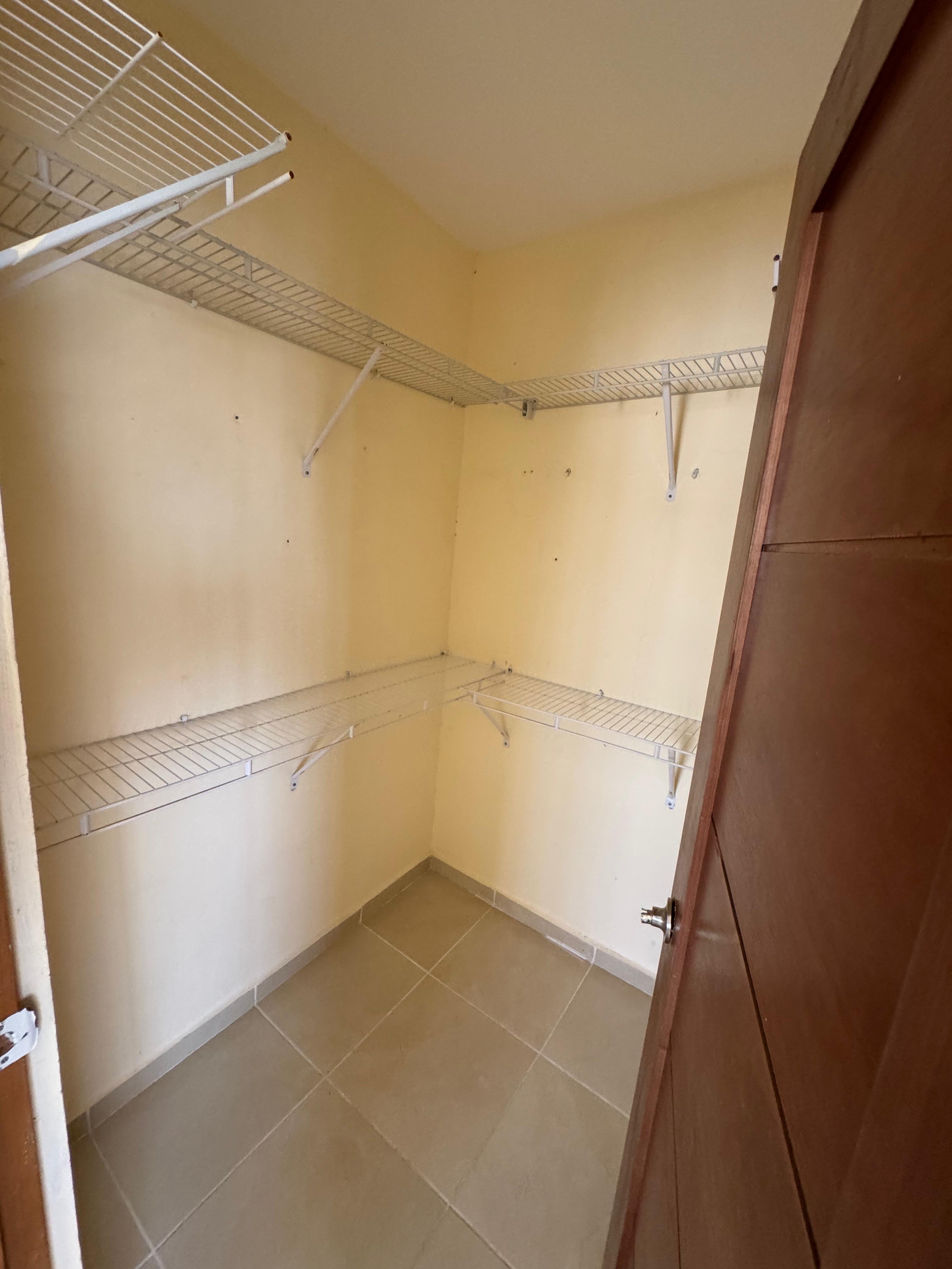 apartamentos - venta de apartamento 4to piso 90mts con 2 parqueos autopista de san isidro  7