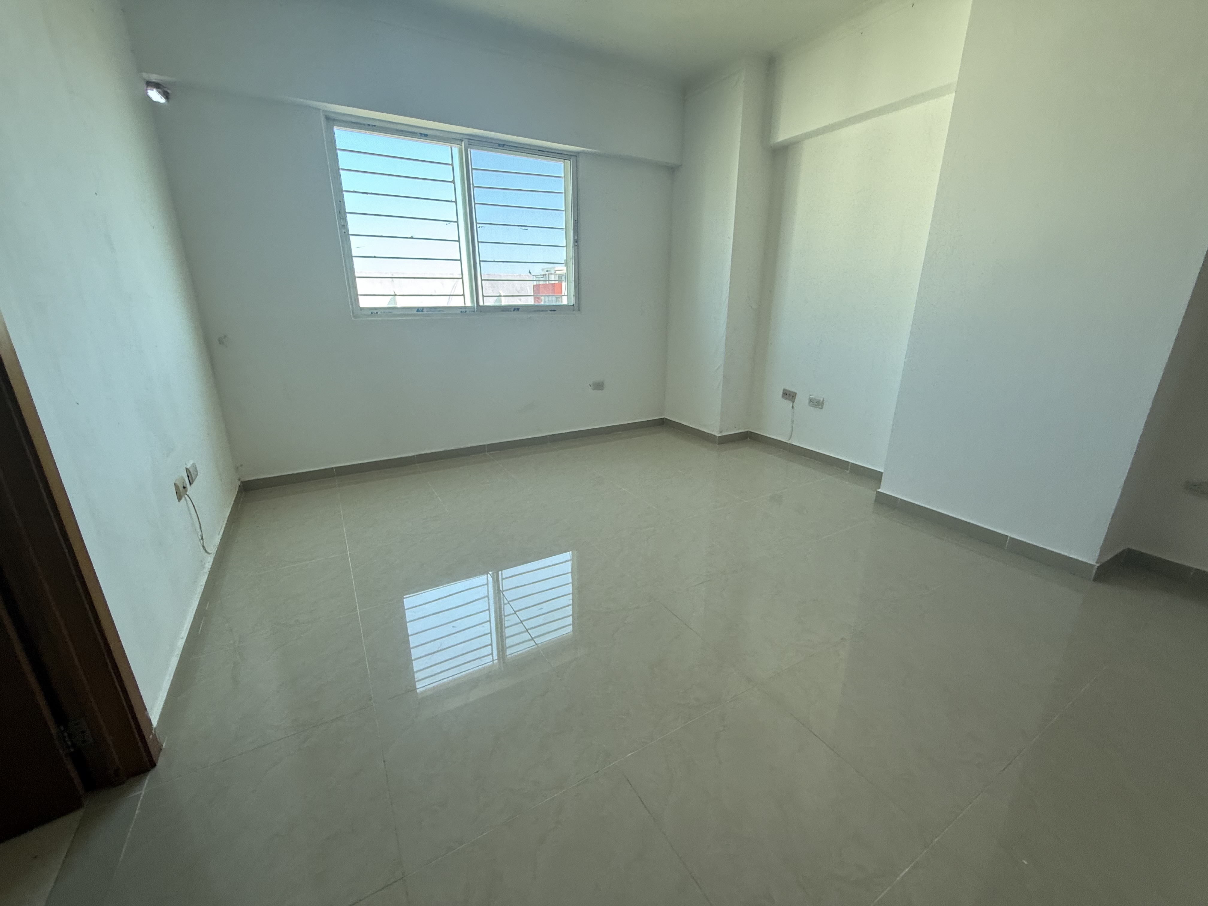 apartamentos - Alquiló independencia klm 7 piso 4 dos hab con su  6