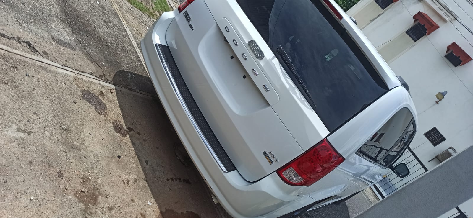 jeepetas y camionetas - DODGE GRAND CARAVAN SXT 2018 2