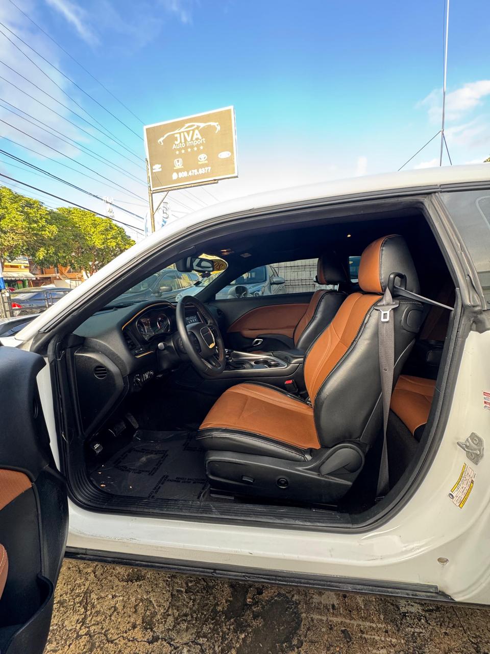 carros - 2018 Dodge Challenger SXT 2