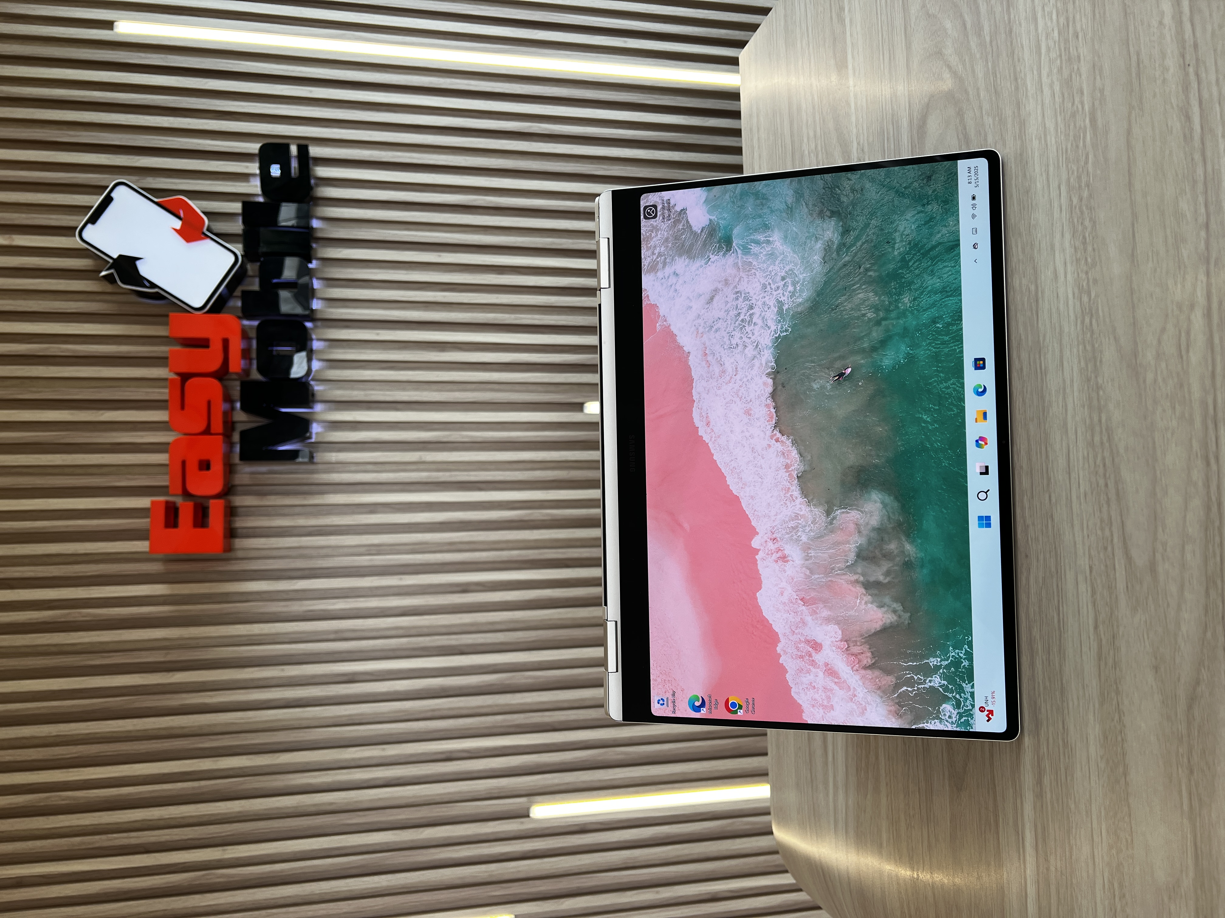 computadoras y laptops - BOOK 3 PRO 16" 360 AMOLED i7-13 16/1TB INTEL IRIS  1