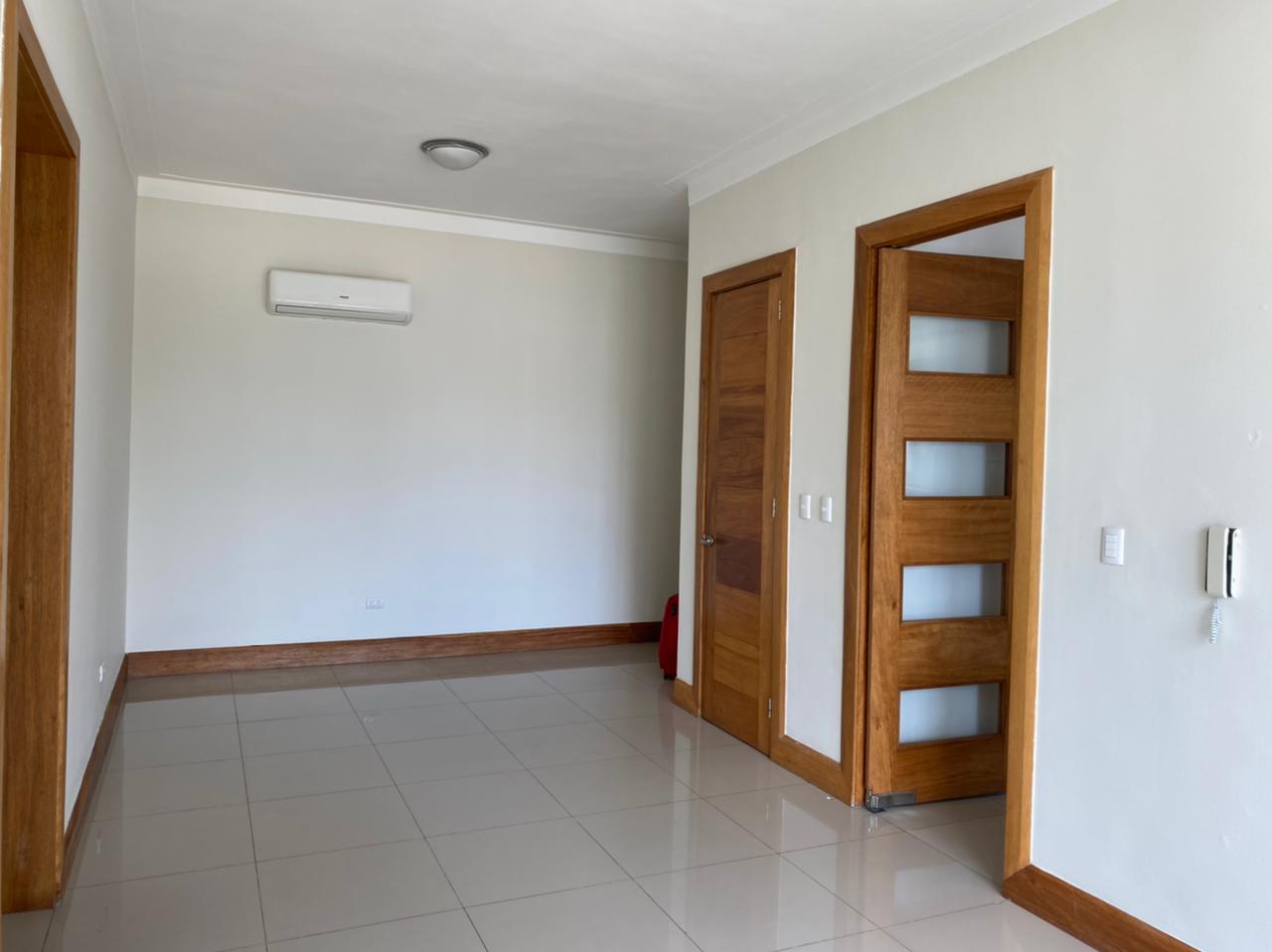 apartamentos - Rento Apartamento con linea Blanca en Serralles  1