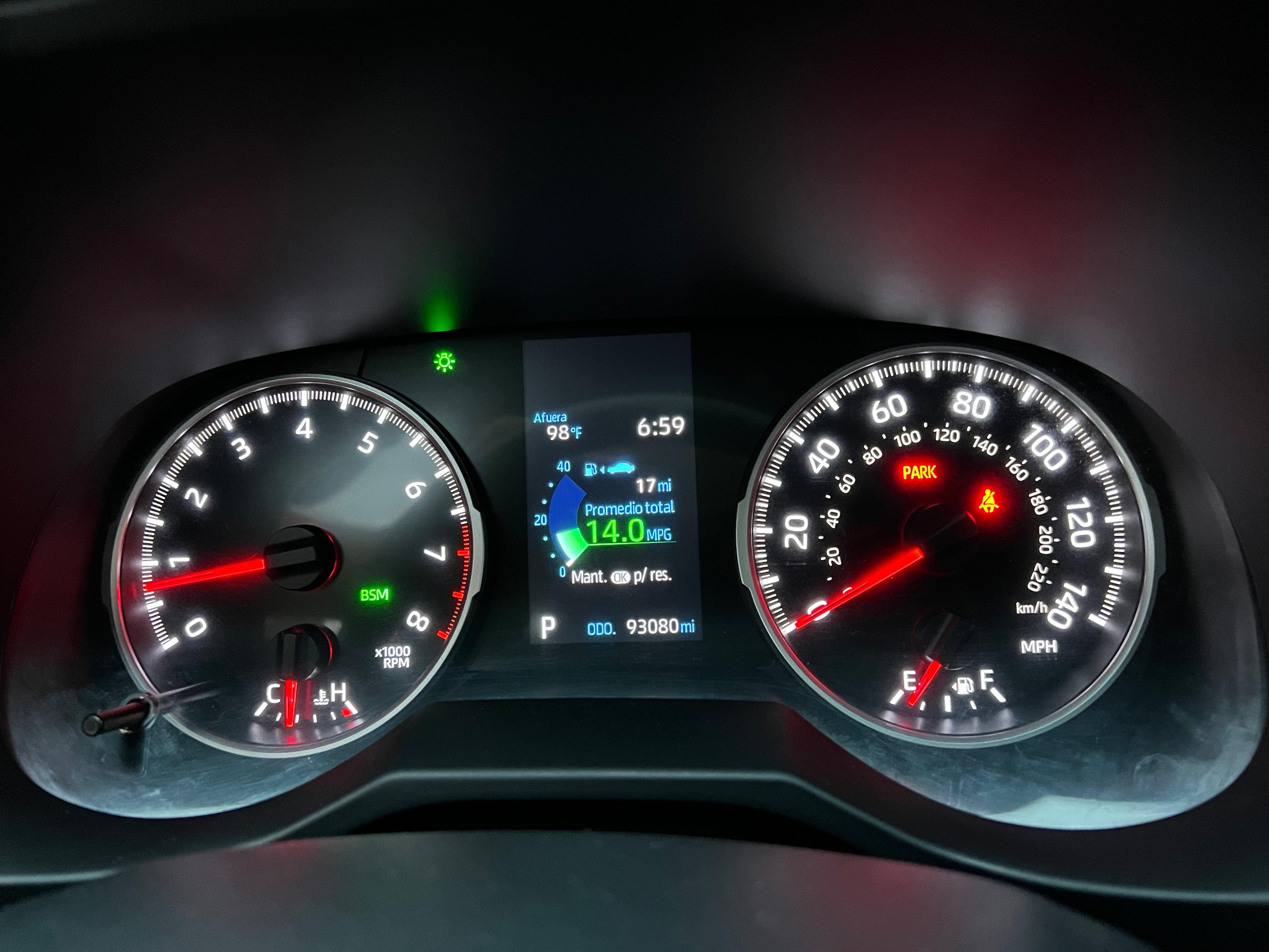 jeepetas y camionetas - Toyota rav4 2022 xle 8