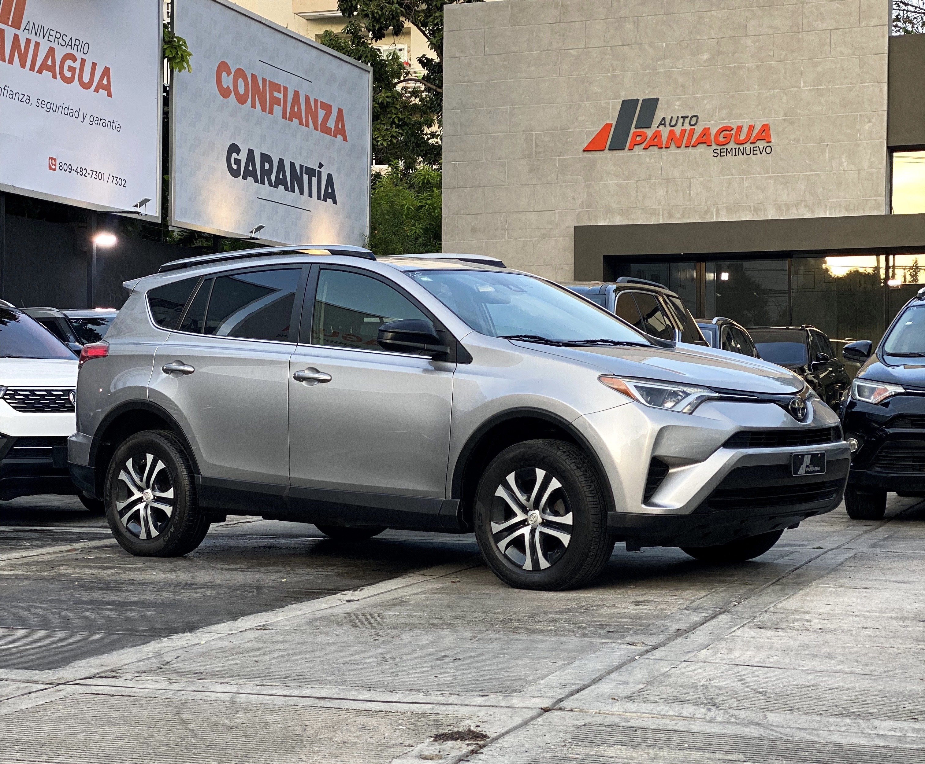 jeepetas y camionetas - Toyota Rav4 LE AWD 2018 FINANCIAMIENTO DISPONIBLE  0