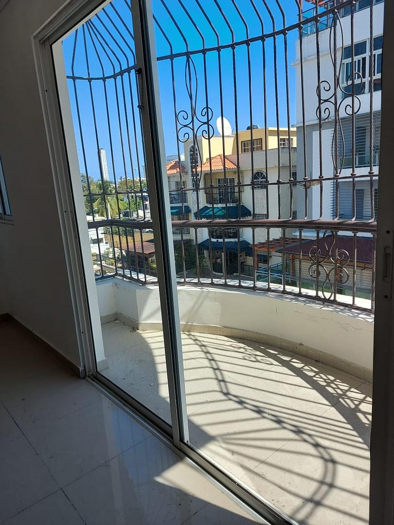 apartamentos - ¡MIRADOR NORTE! IMPECABLE CLÁSICO APARTAMENTO AMPLIAS HABITACIÓNES BUEN UBICADO 0