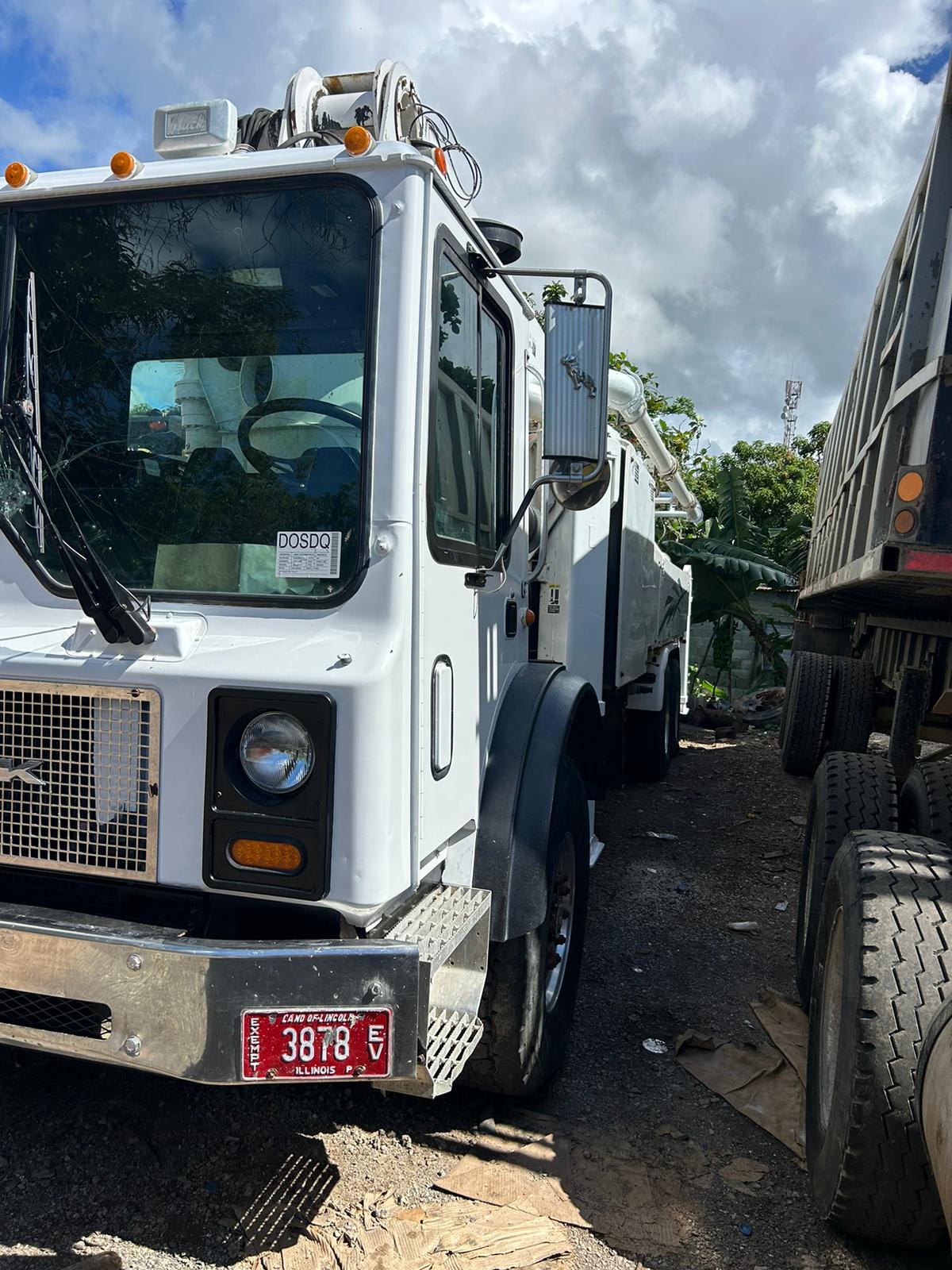camiones y vehiculos pesados - MACK 2006 mr688s 0