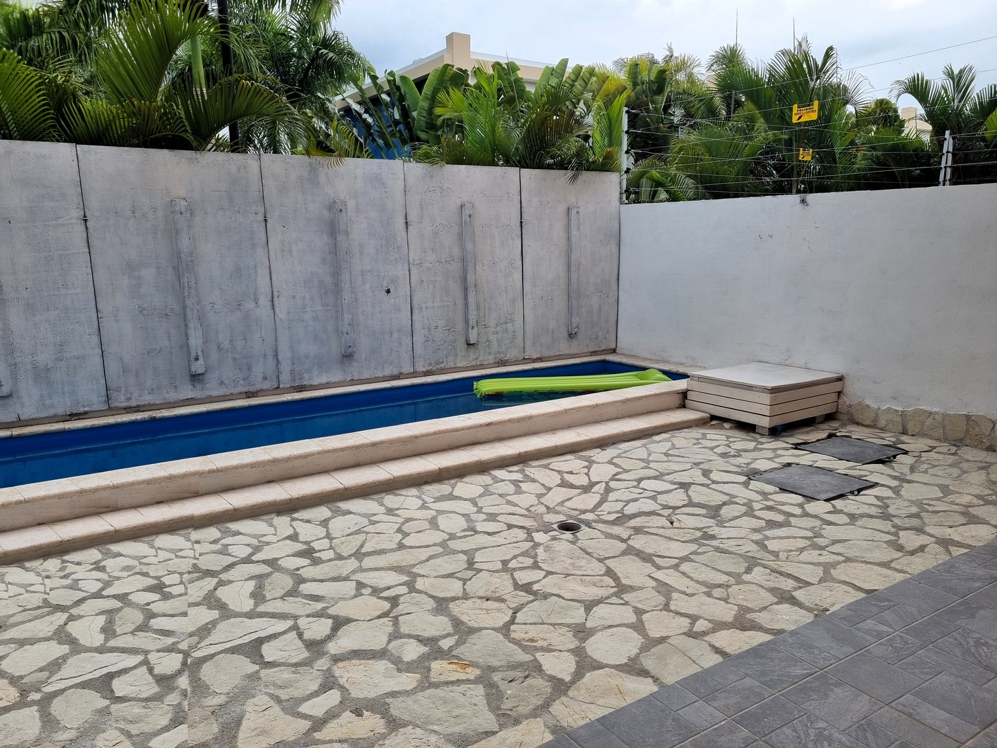 casas vacacionales y villas - Casa en venta tipo townhouse nueva, piscina, playa y restaurantes 1