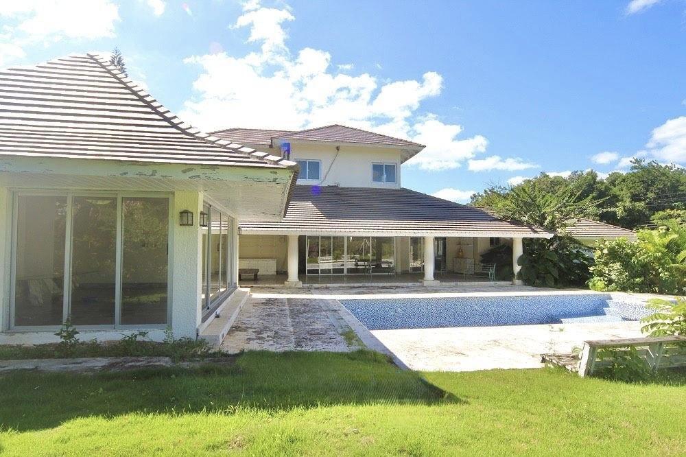 casas vacacionales y villas - ¡Oportunidad única! Villa de lujo en Casa de Campo – Frente al Golf 4